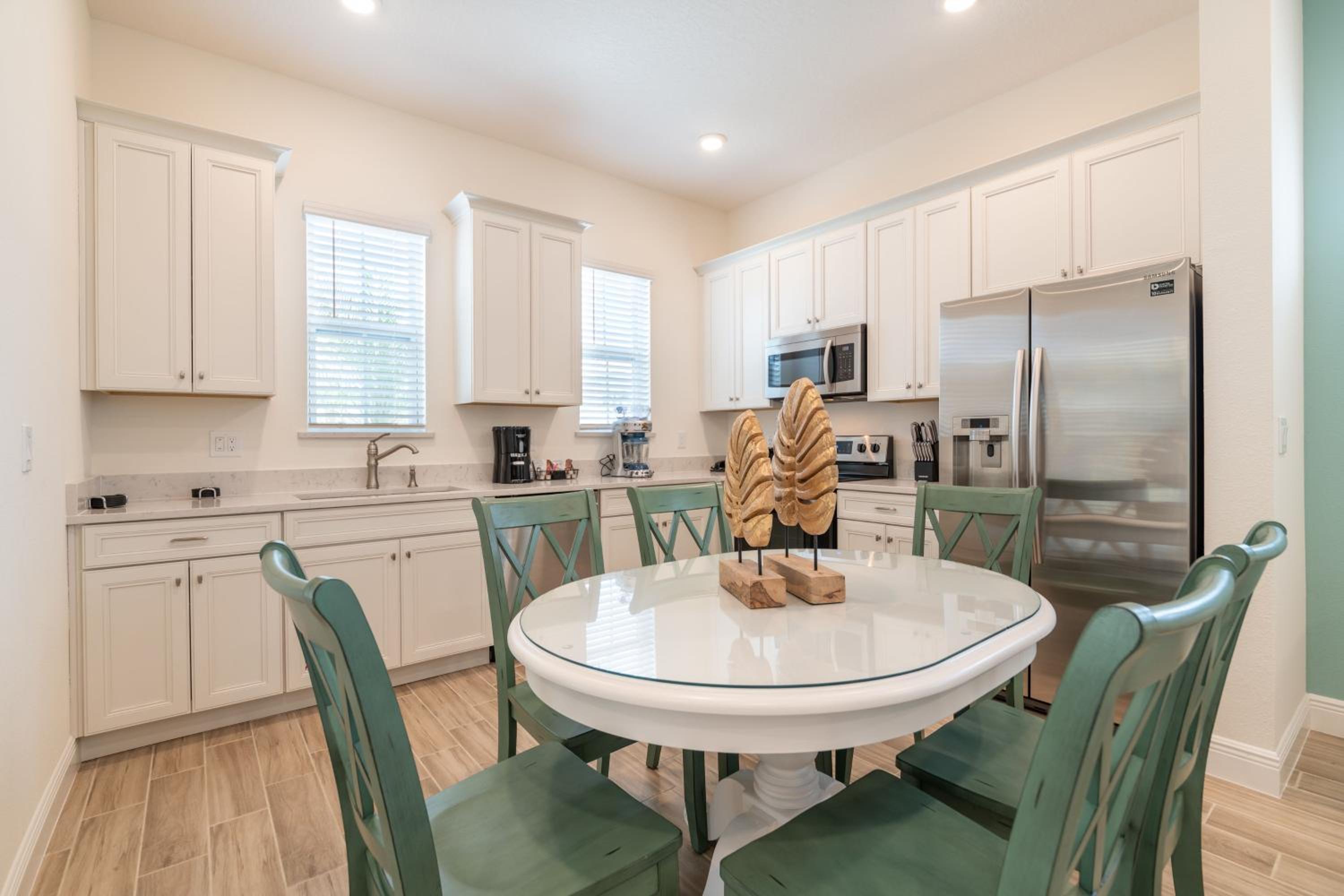 We Be Jammin Cottage With Private Hot Tub Near Disney With Margaritaville Resort & Island H2O Access - 8020Dr
