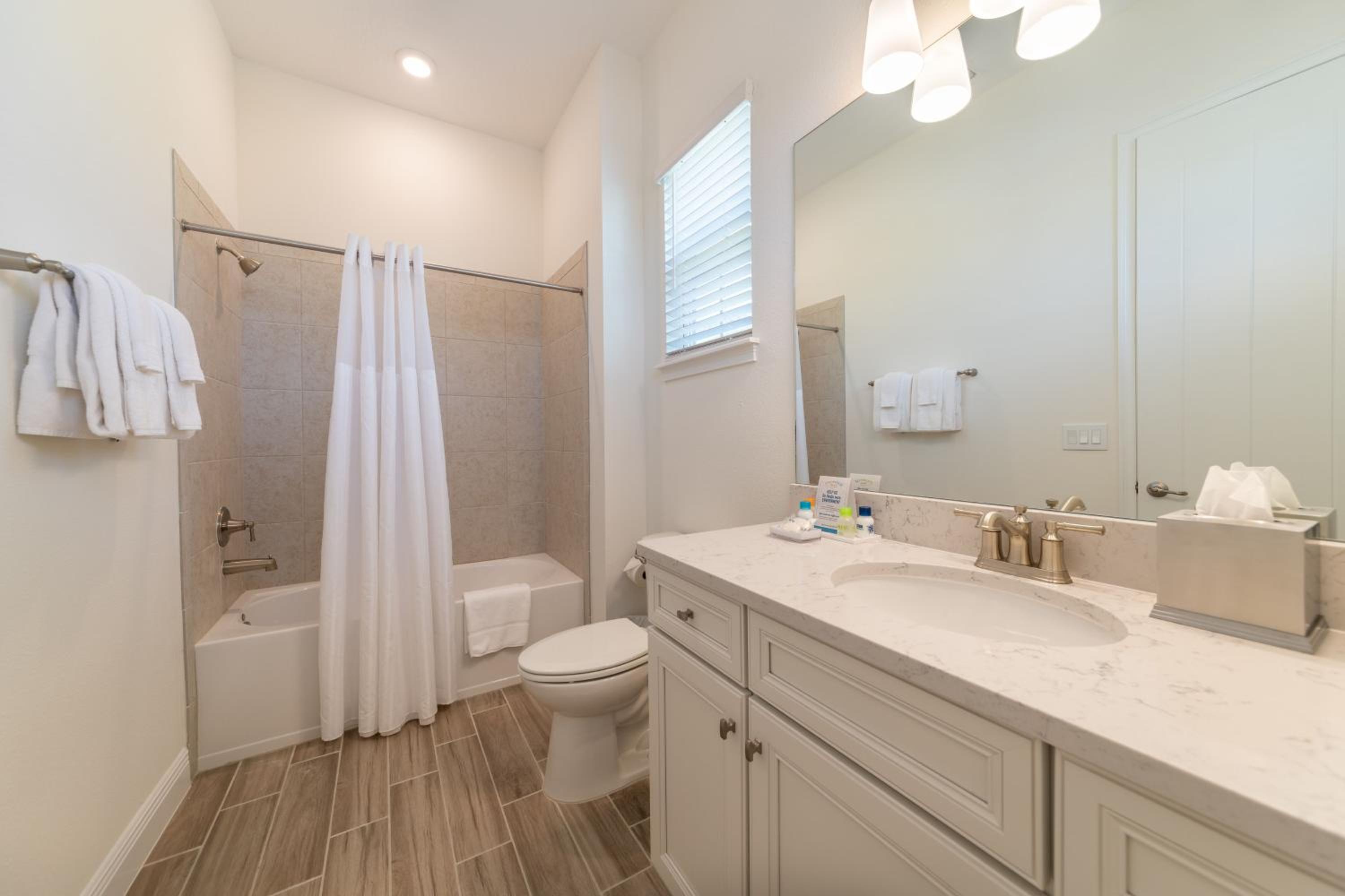 We Be Jammin Cottage With Private Hot Tub Near Disney With Margaritaville Resort & Island H2O Access - 8020Dr