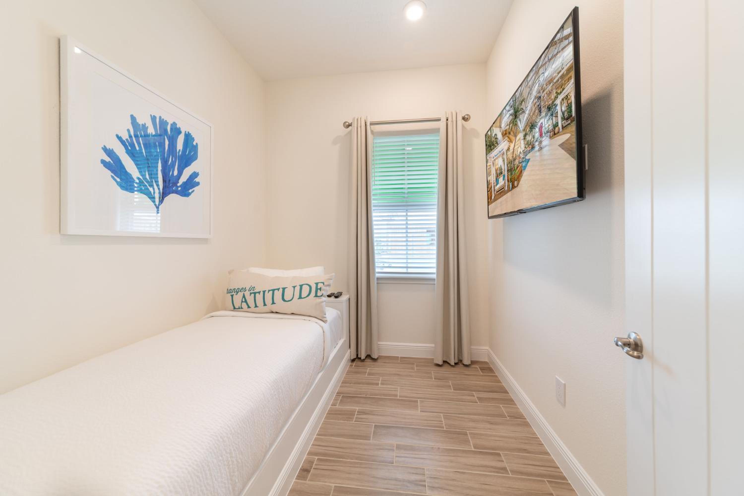 We Be Jammin Cottage With Private Hot Tub Near Disney With Margaritaville Resort & Island H2O Access - 8020Dr
