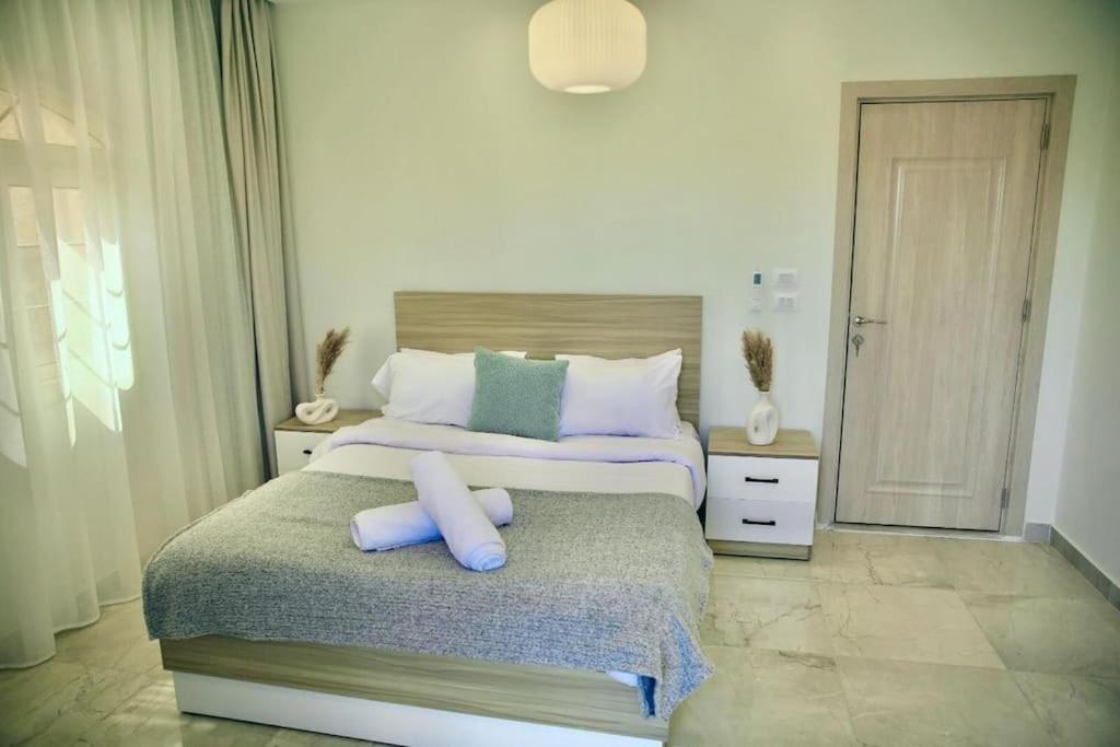 3 Bedroom Villa Apartment Cairo Couples or Family