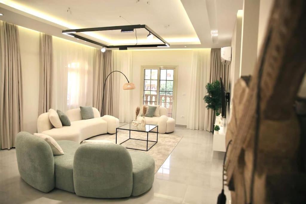 3 Bedroom Villa Apartment Cairo Couples or Family
