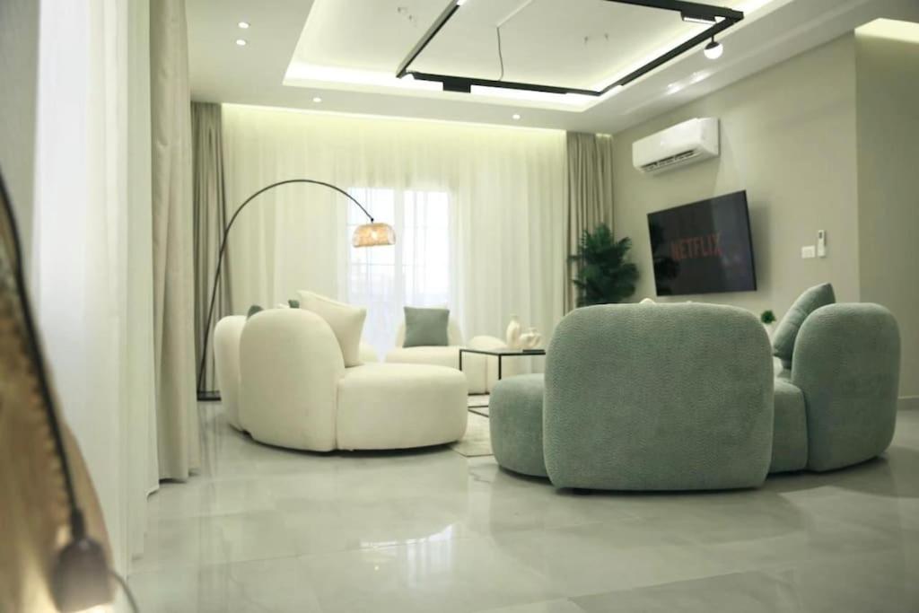 3 Bedroom Villa Apartment Cairo Couples or Family