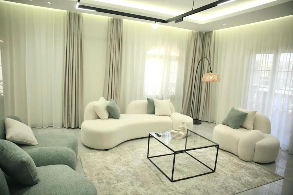 3 Bedroom Villa Apartment Cairo Couples or Family
