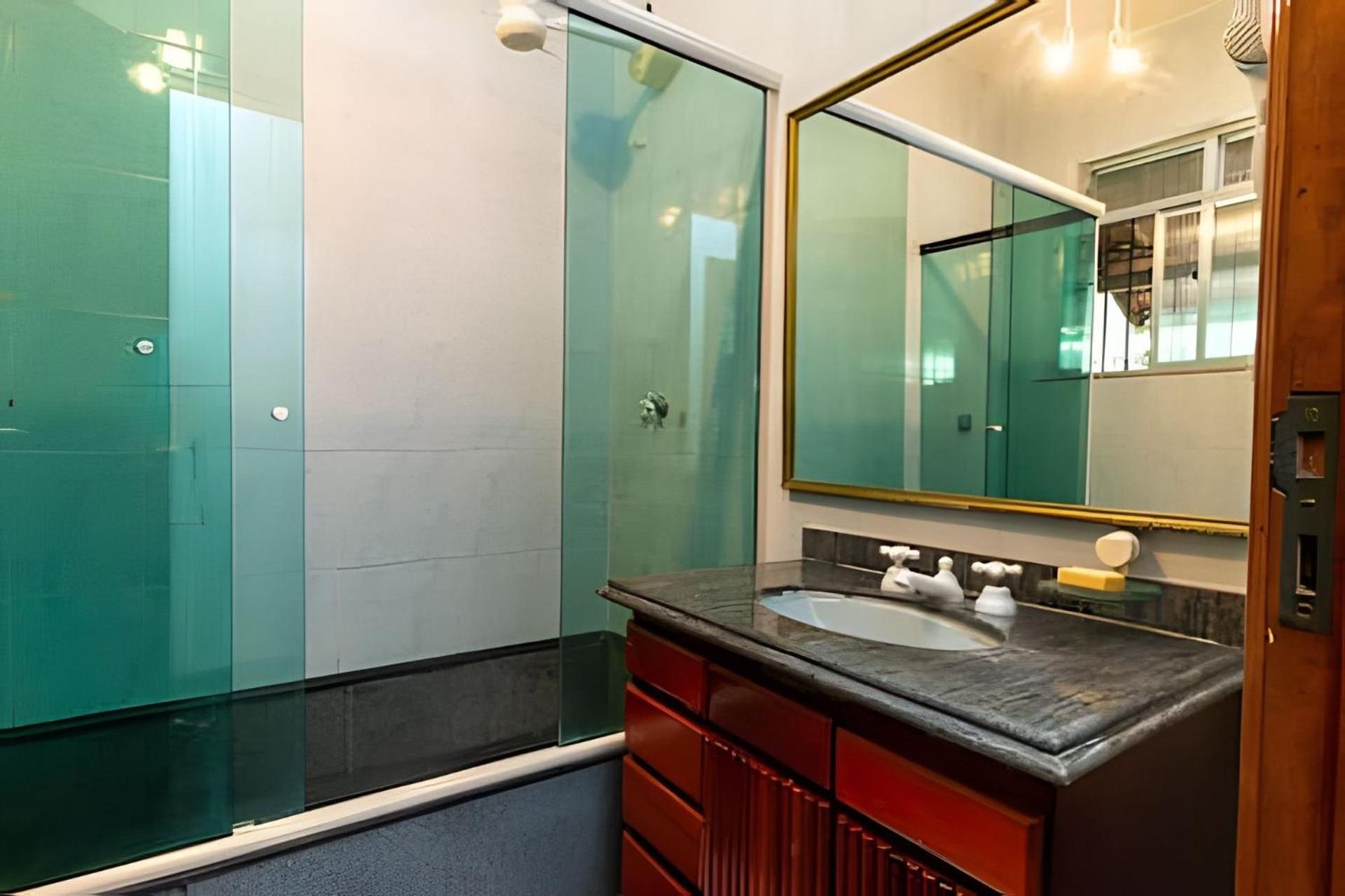 House in Copacabana - 2 Suites