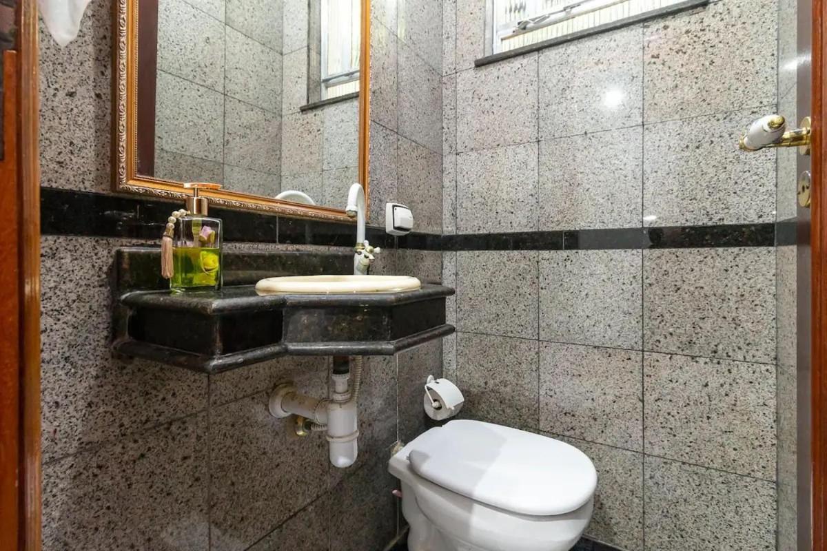House in Copacabana - 2 Suites