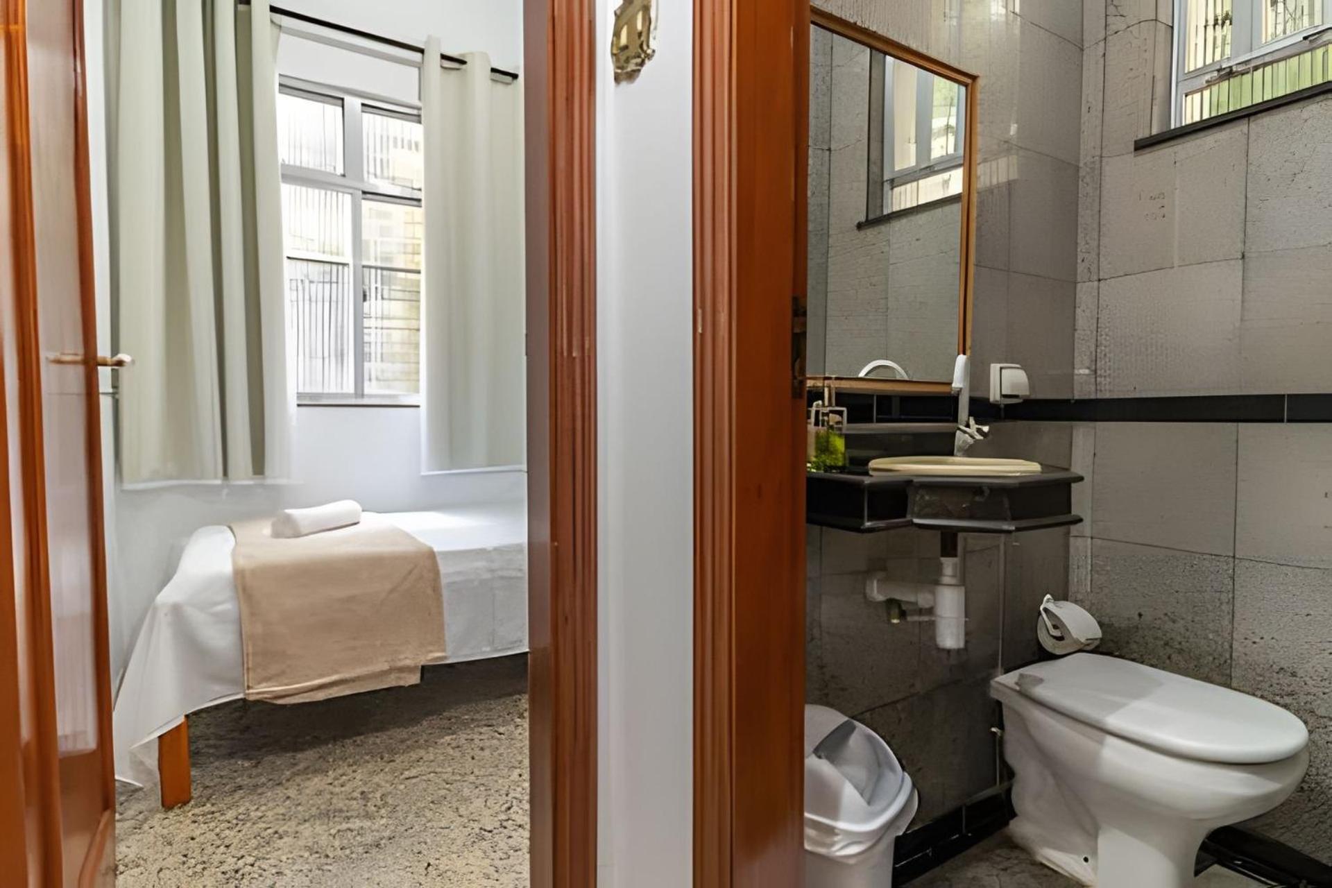 House in Copacabana - 2 Suites