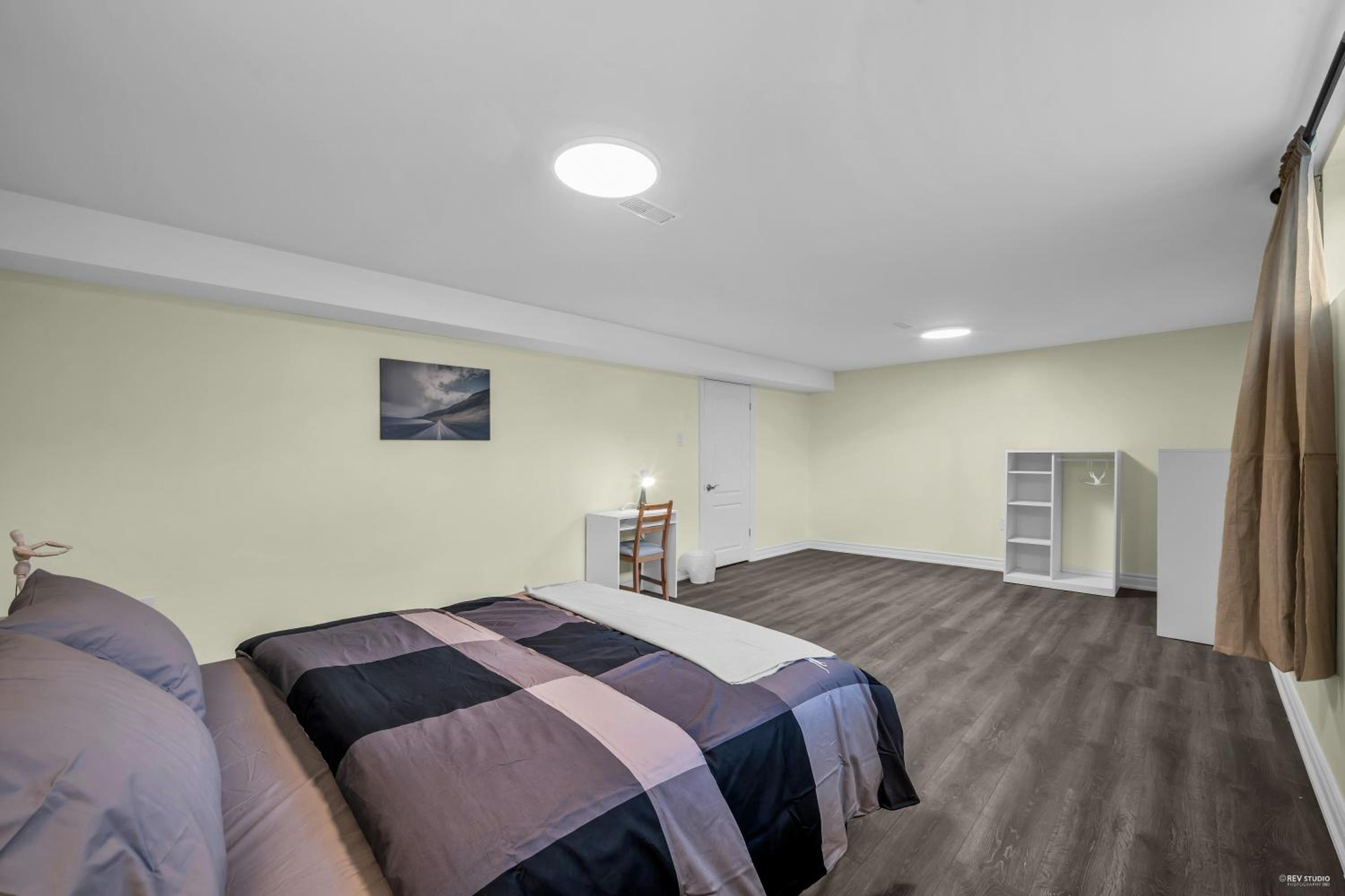 Luxury Renovated House in Prime Location with Parking