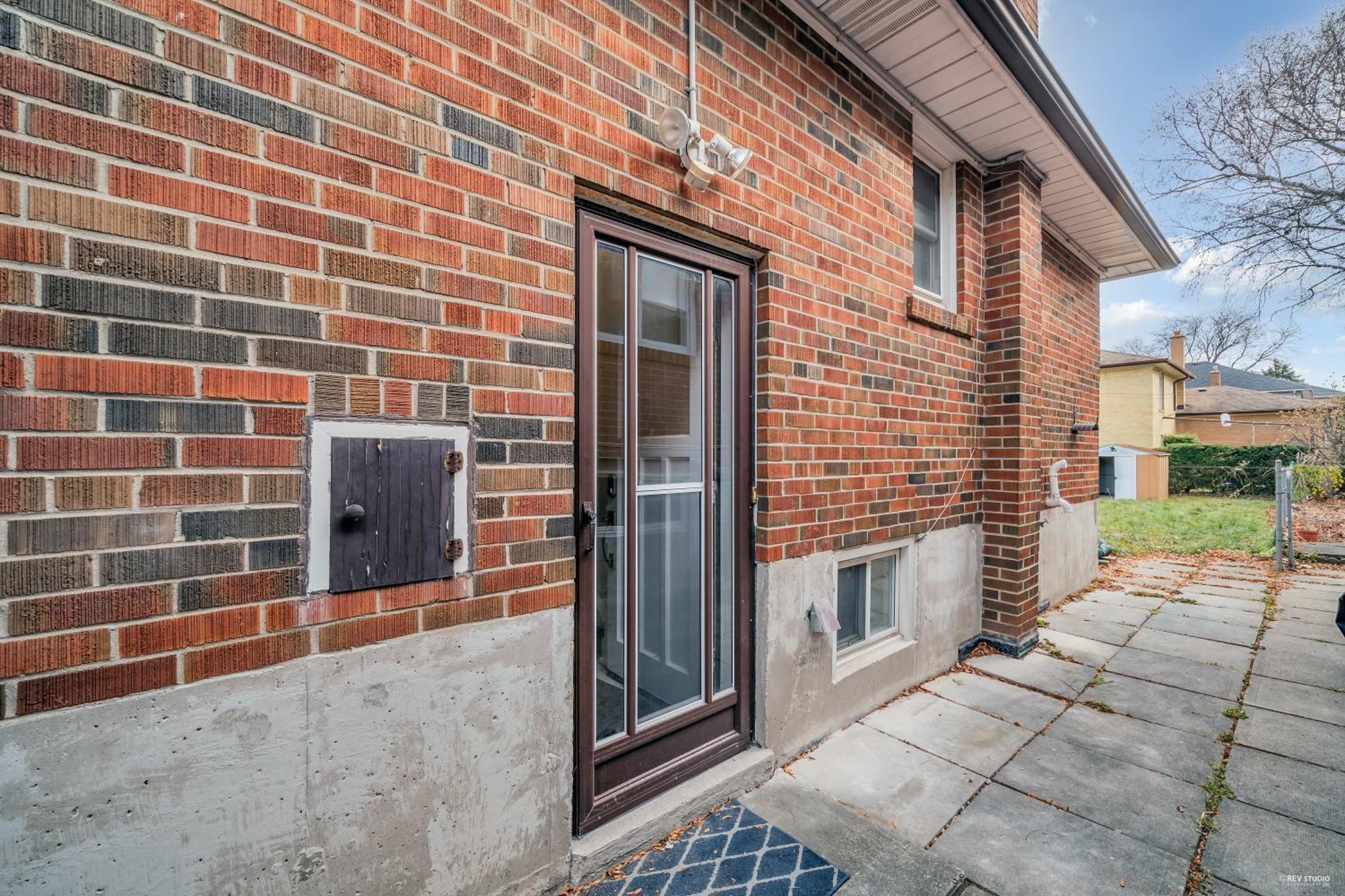 Luxury Renovated House in Prime Location with Parking