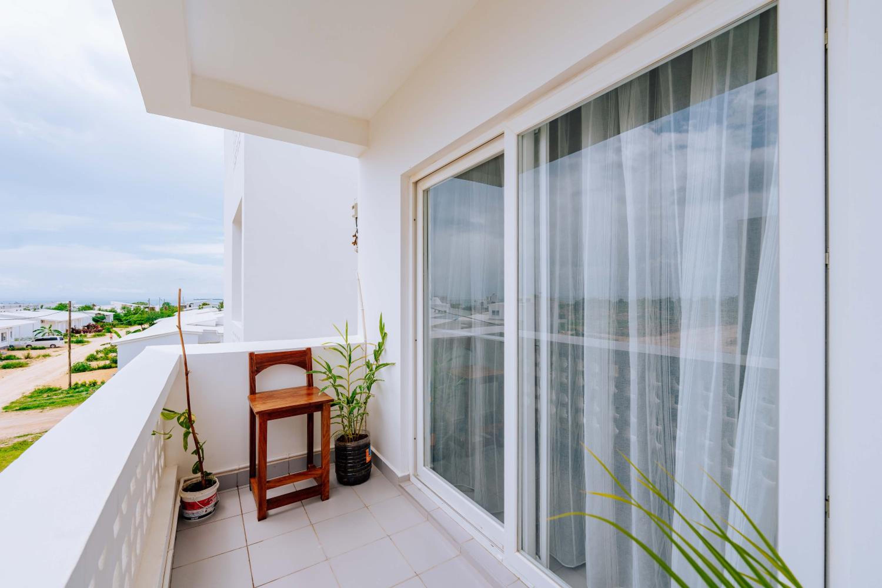 Jasiri Apartment, Beautiful ocean-view 2 bedroom home in Fumba Town view 2