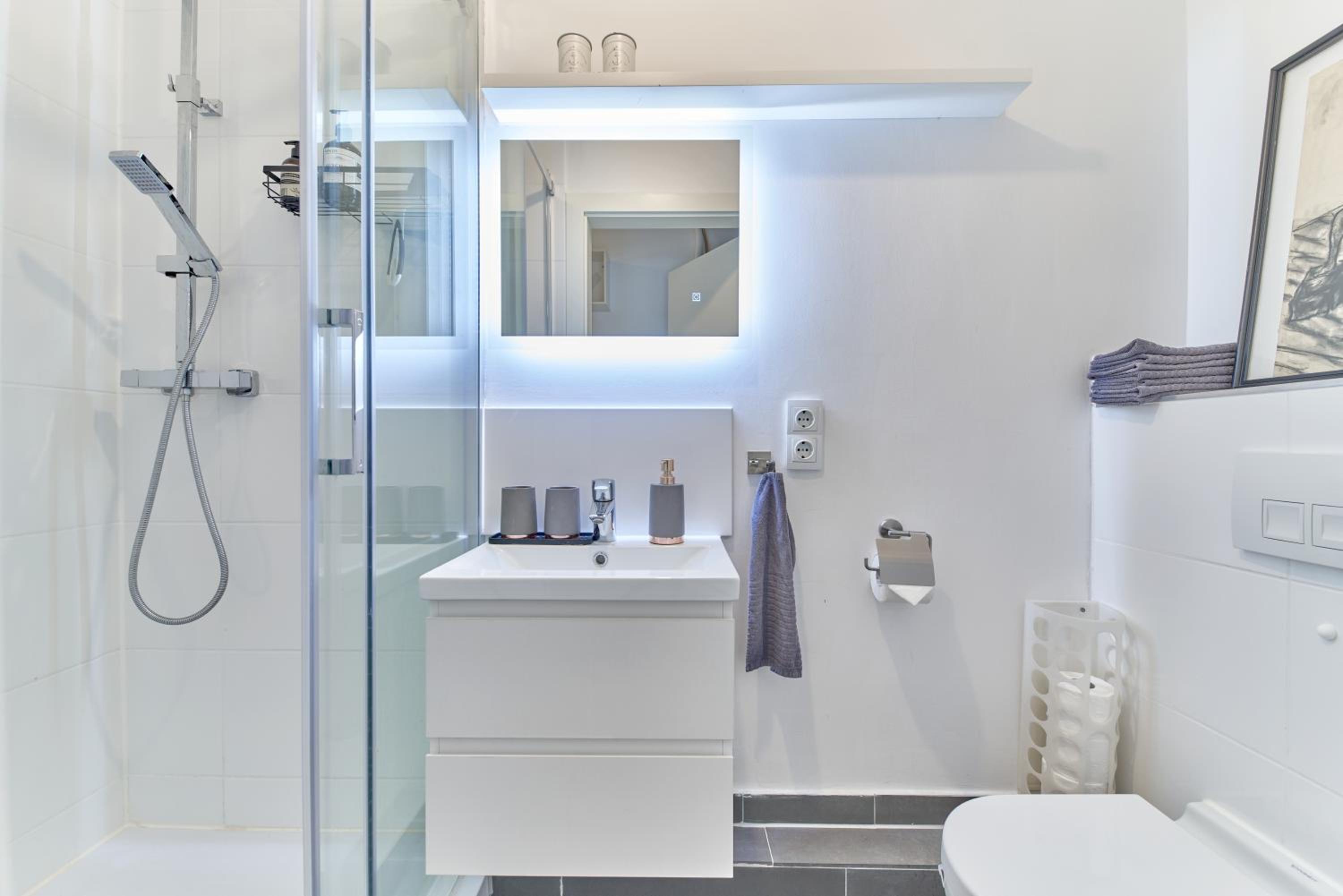 Neues Souterrain-Apartment in Kurstadt