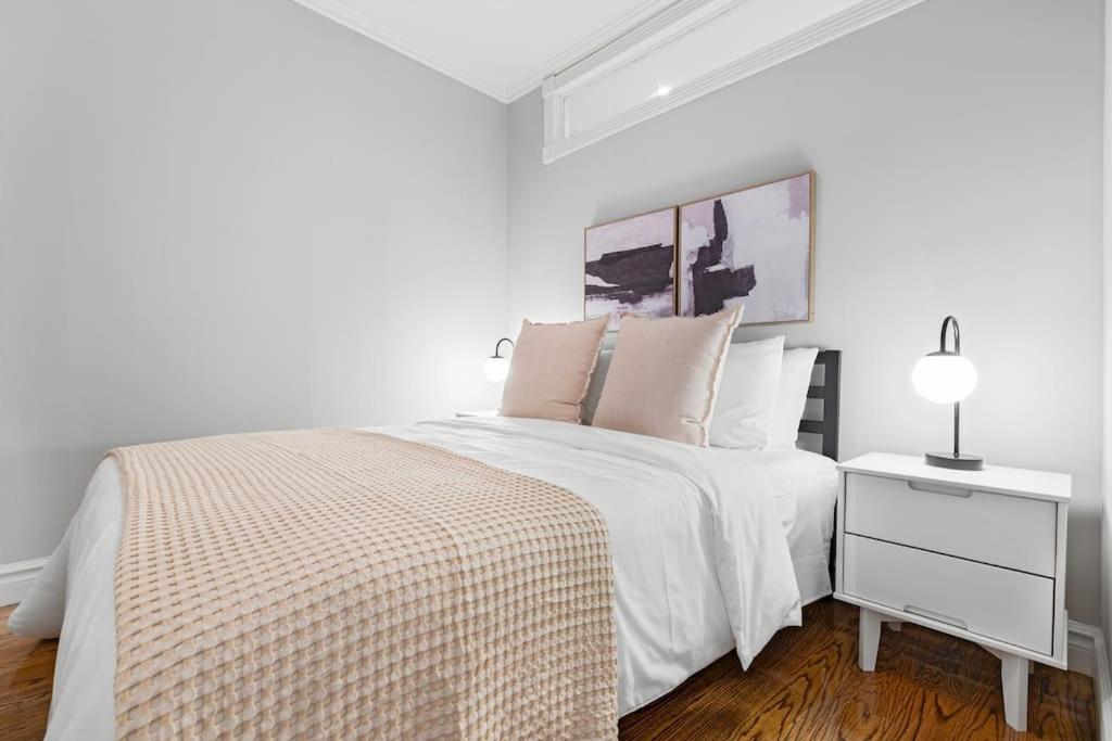 Gorgeous & Bright 3BDR & 1BTH in Midtown Manhattan