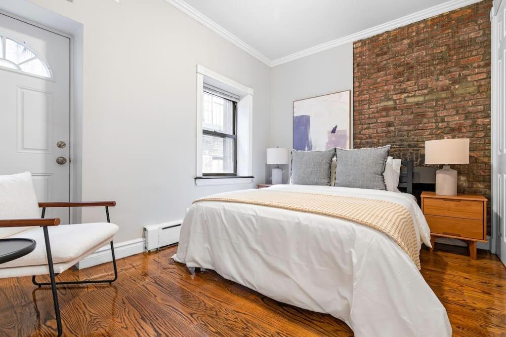 Gorgeous & Bright 3BDR & 1BTH in Midtown Manhattan