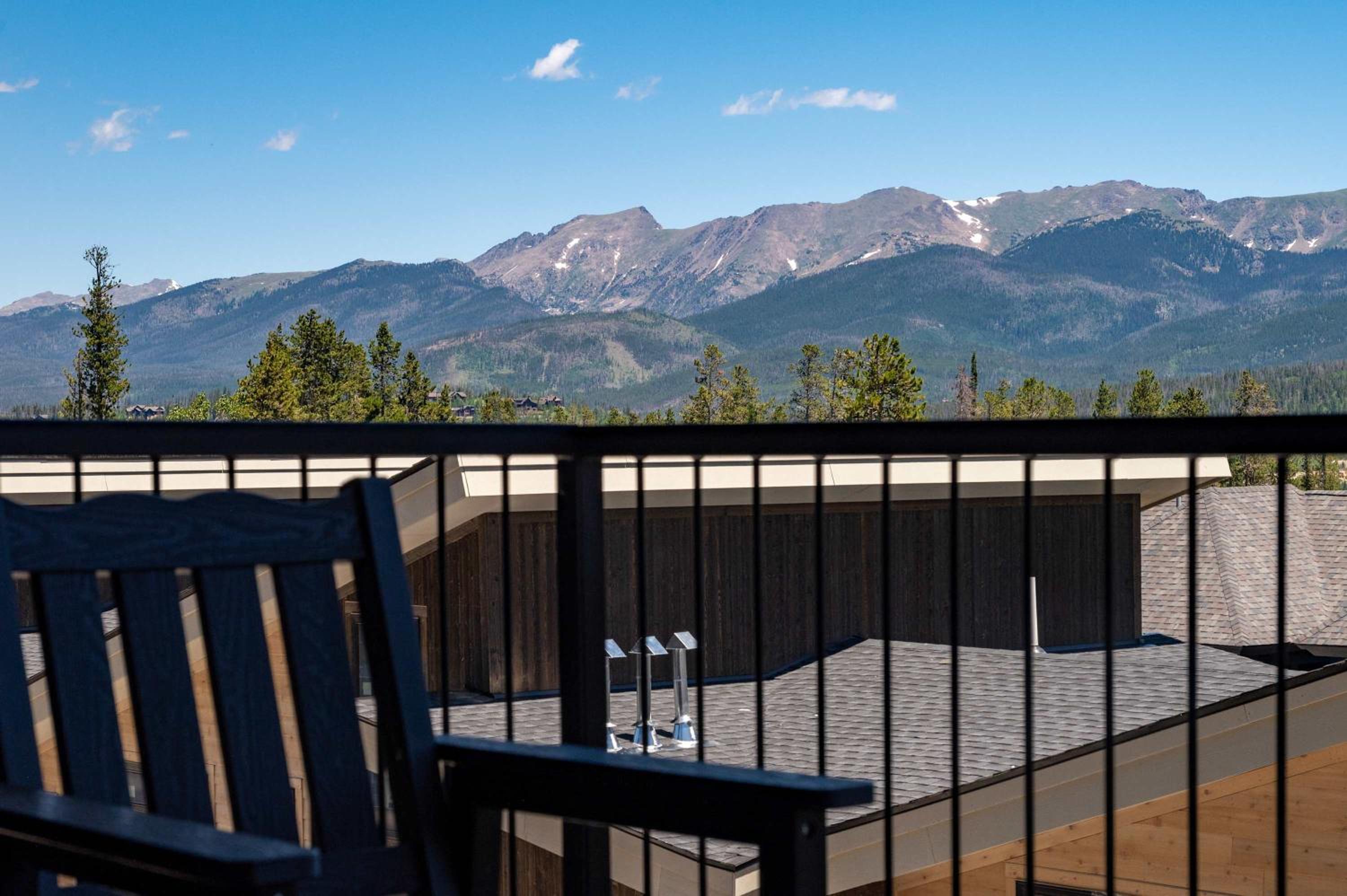 4BR Mountain Escape Family Friendly Sleeps 8 view 5