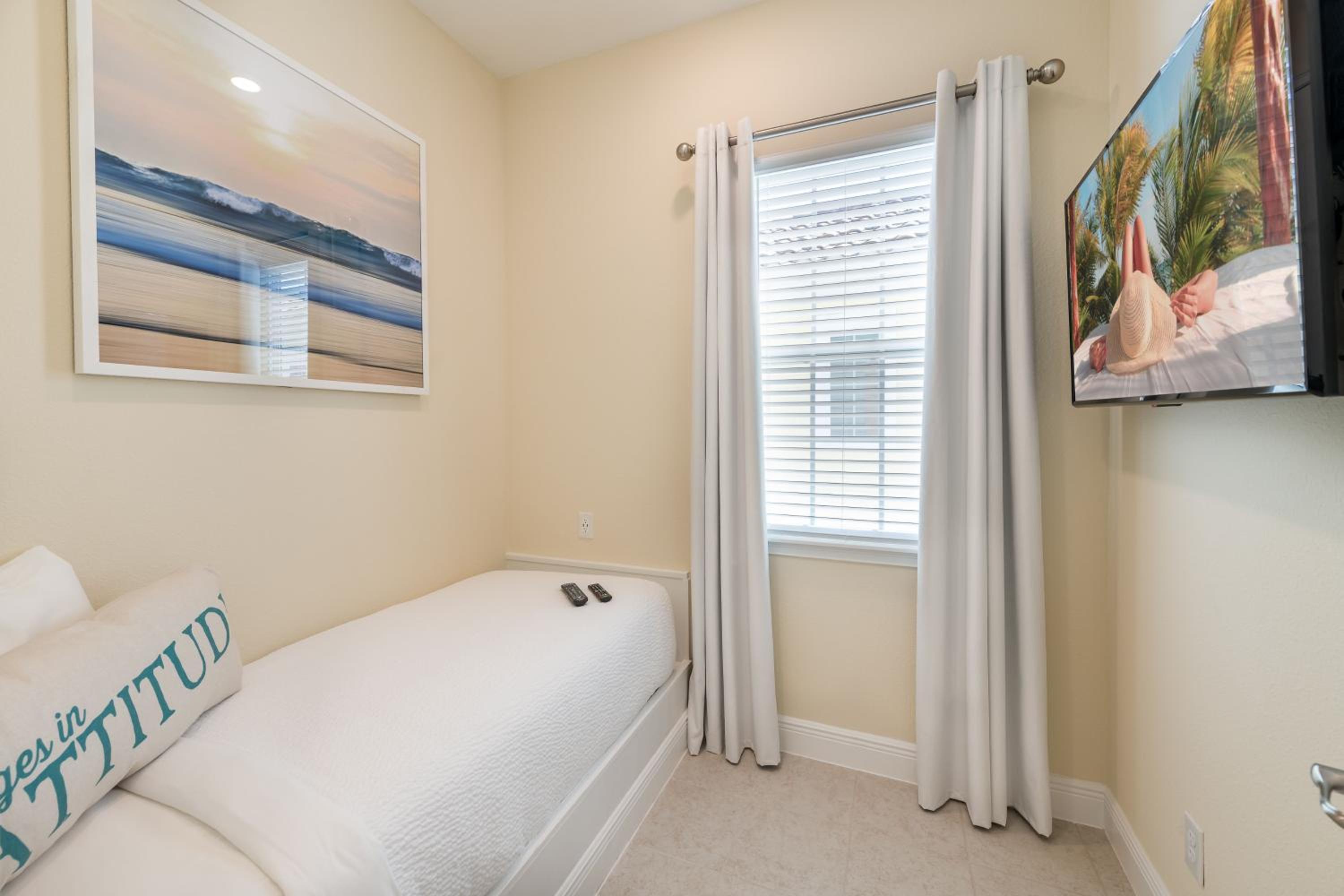 Blue Sky Cottage Near Disney With Private Hot Tub & Margaritaville Resort & Island H20 Waterpark Access - 3008Sr