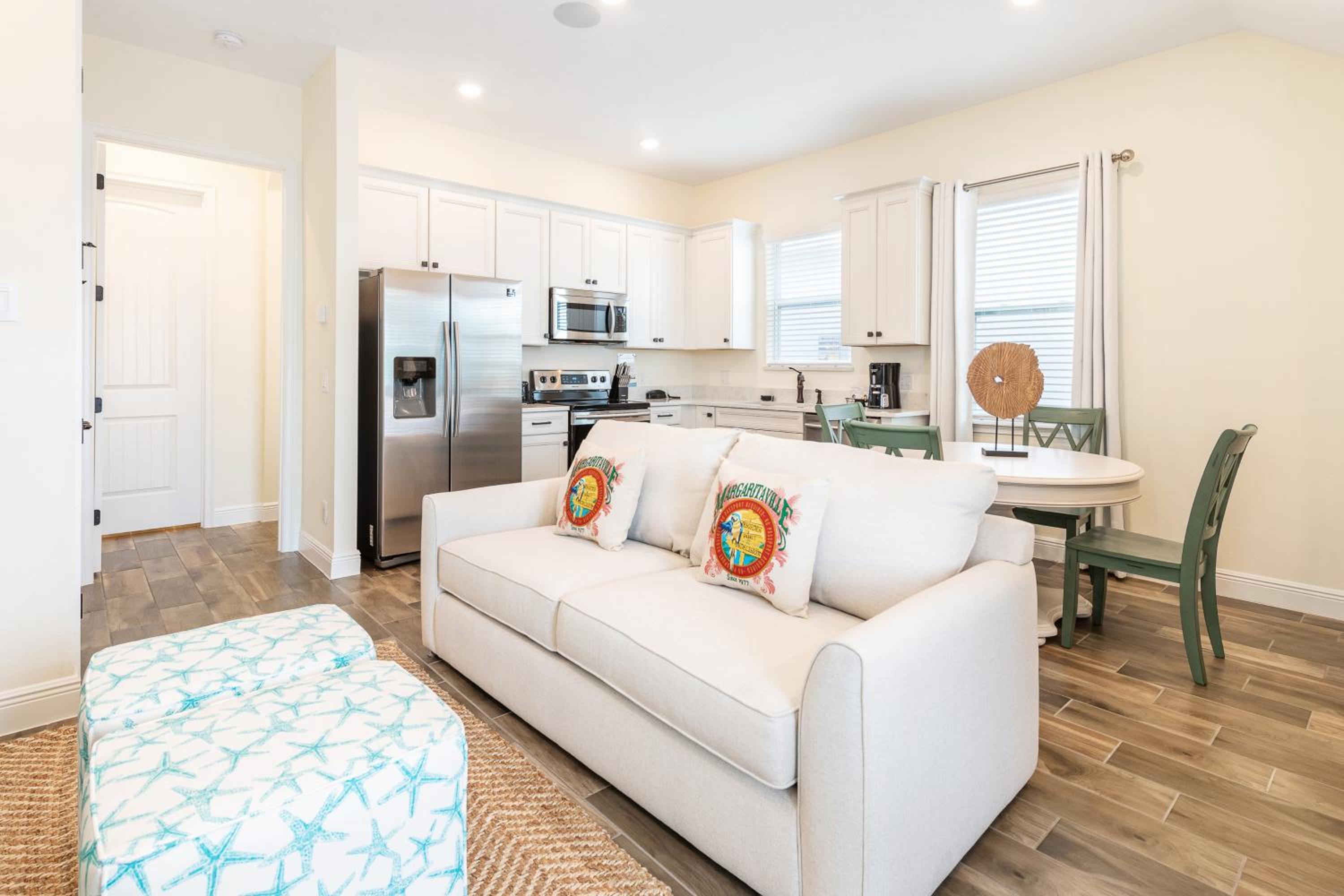 Coral Cottage Near Disney With Margaritaville Resort & Island H2O Access - 8063Kd