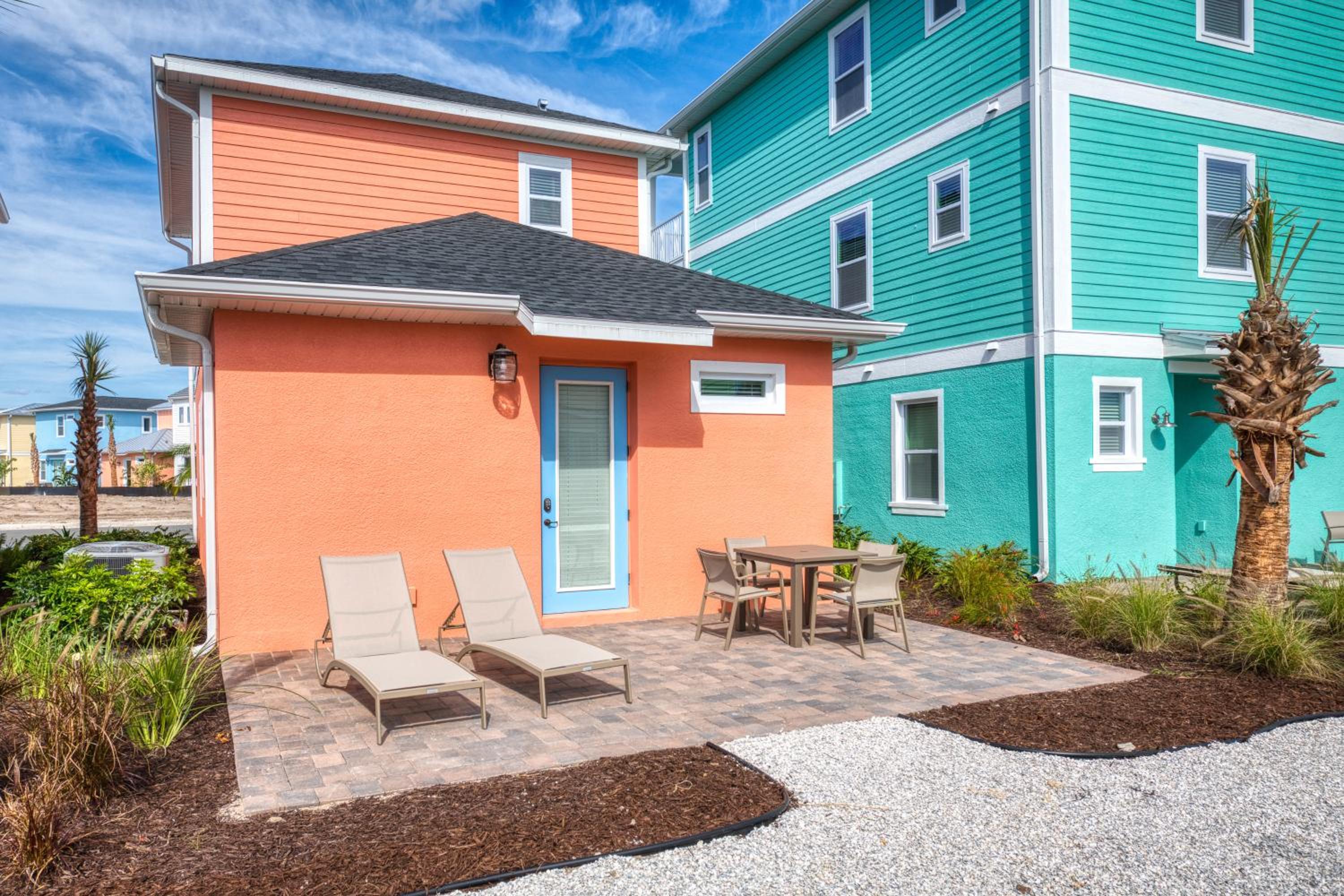 Coral Cottage Near Disney With Margaritaville Resort & Island H2O Access - 8063Kd
