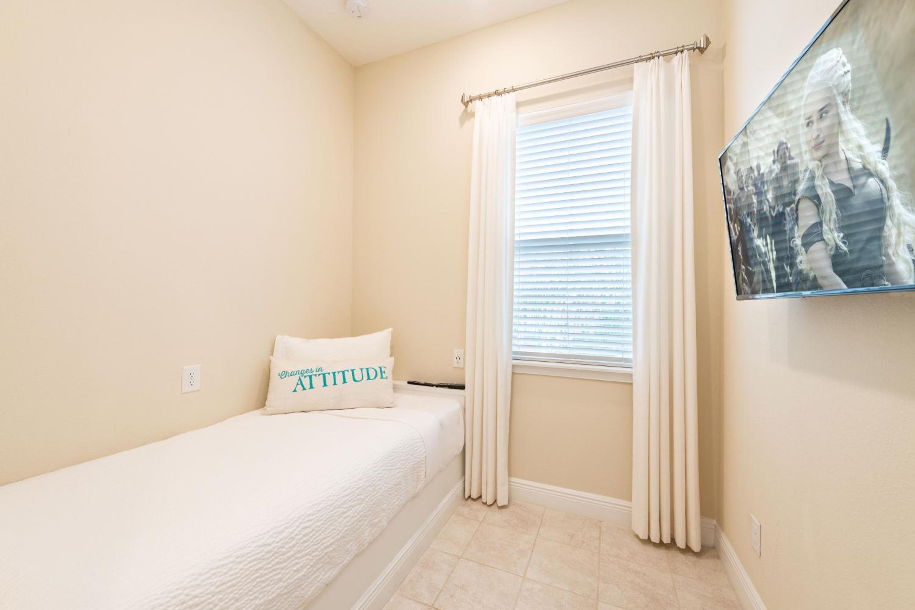 Comfy Cottage With Hot Tub Near Disney With Margaritaville Resort & Island H2O Access - 8029Sb