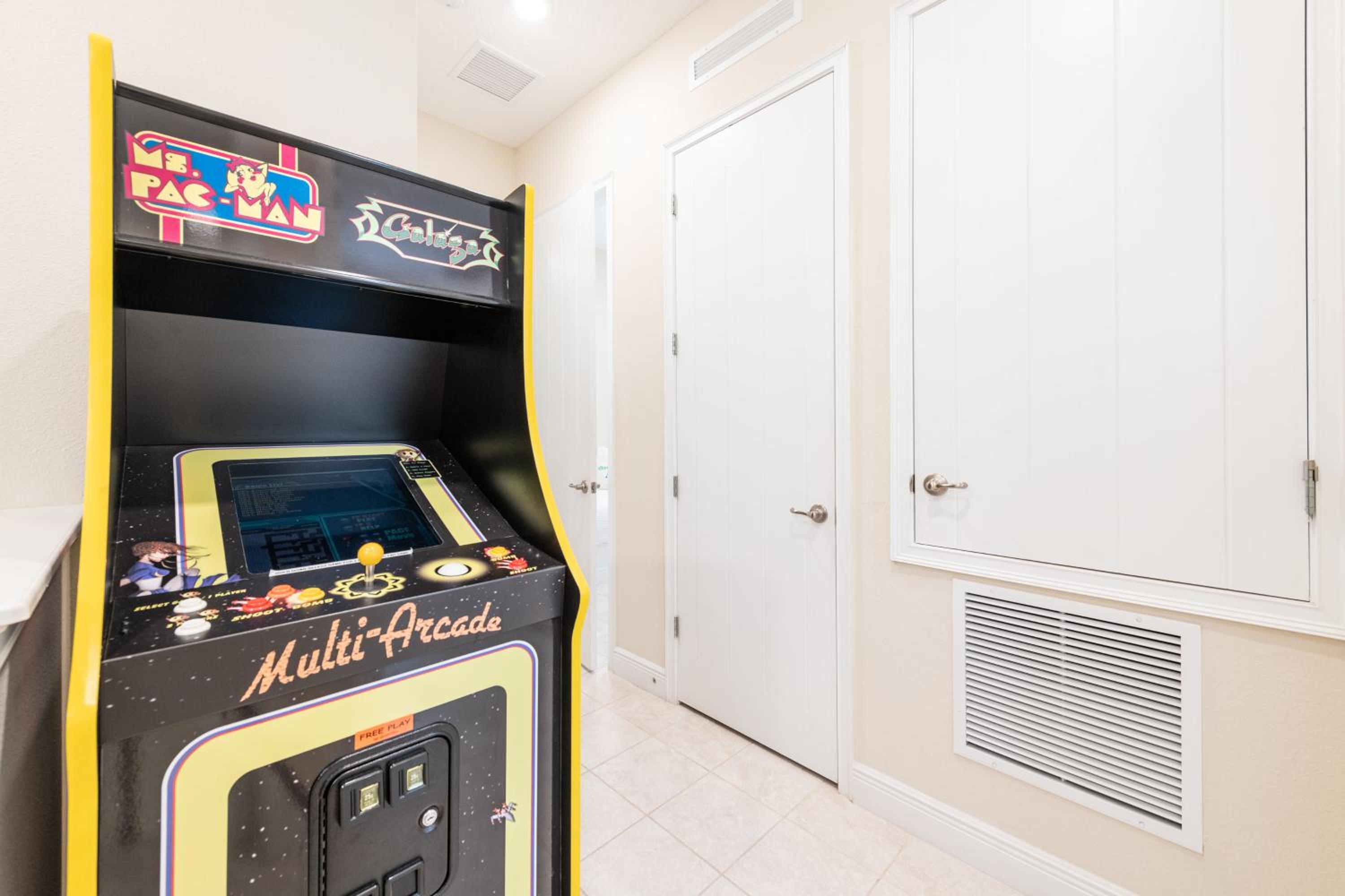 Comfy Cottage With Hot Tub Near Disney With Margaritaville Resort & Island H2O Access - 8029Sb