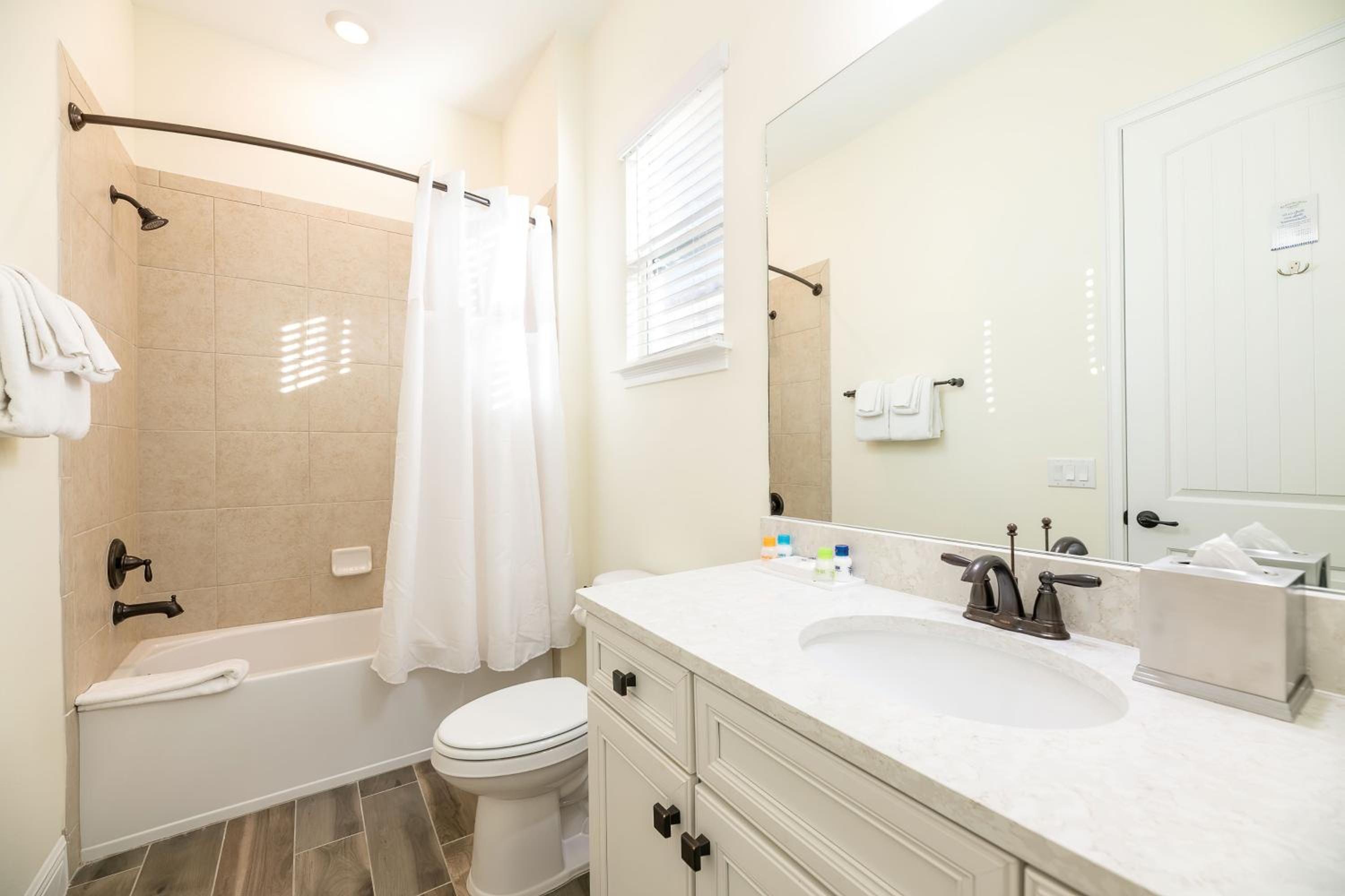 Charming Cottage With Private Pool Near Disney With Margaritaville Resort & Island H2O Access - 8049Kd