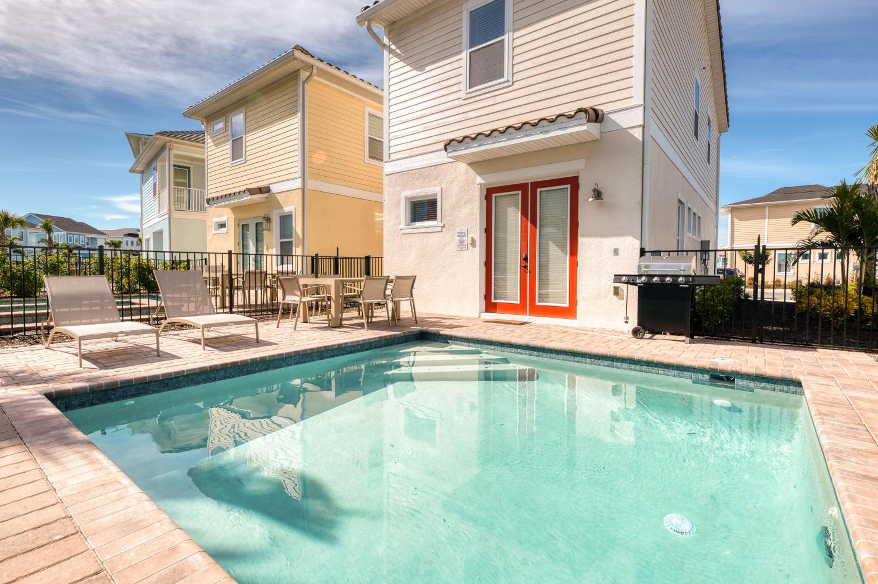 Charming Cottage With Private Pool Near Disney With Margaritaville Resort & Island H2O Access - 8049Kd