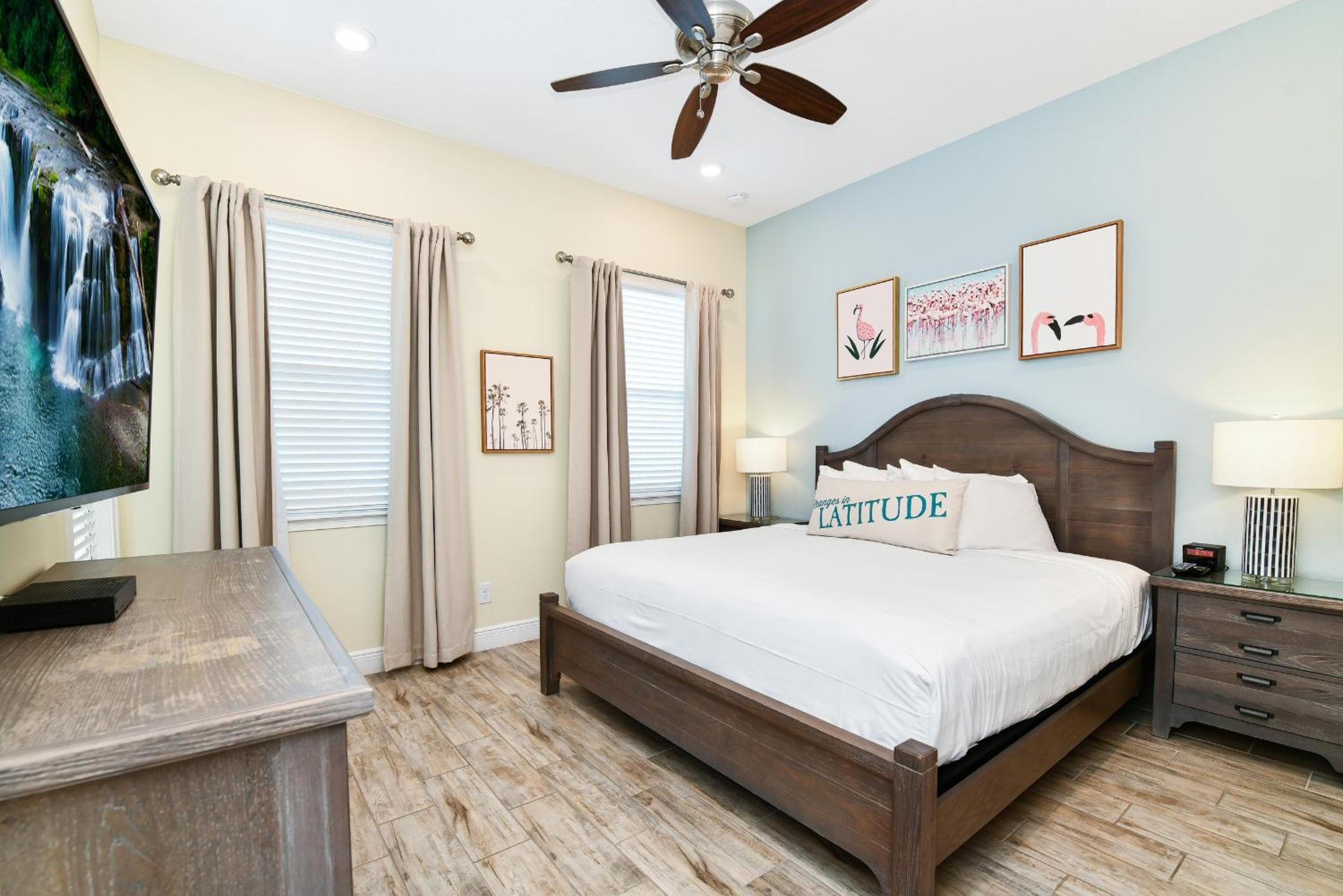 Seashell Cream Cottage With Private Pool Near Disney With Margaritaville Resort & Island H2O Access - 8037St