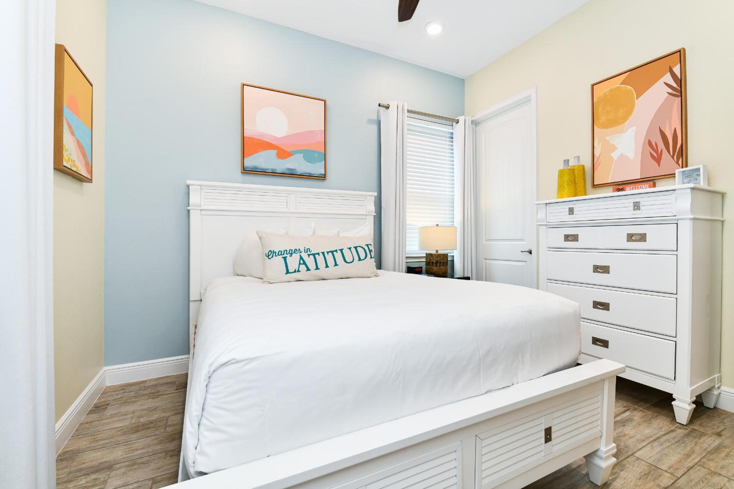 Seashell Cream Cottage With Private Pool Near Disney With Margaritaville Resort & Island H2O Access - 8037St