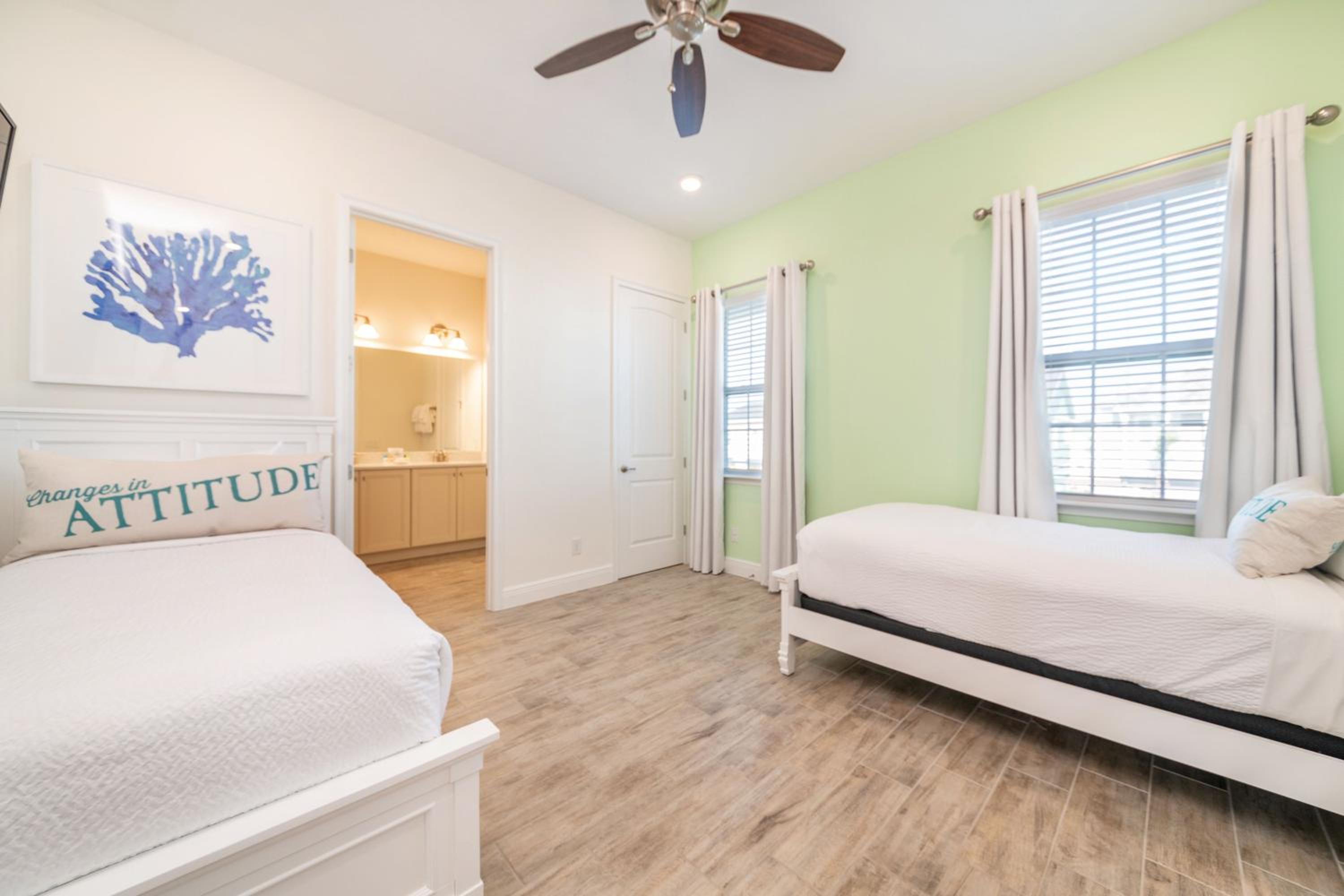 Coral Reef Cottage! Near Disney With Margaritaville Resort & Island H2O Access - 8052Ls