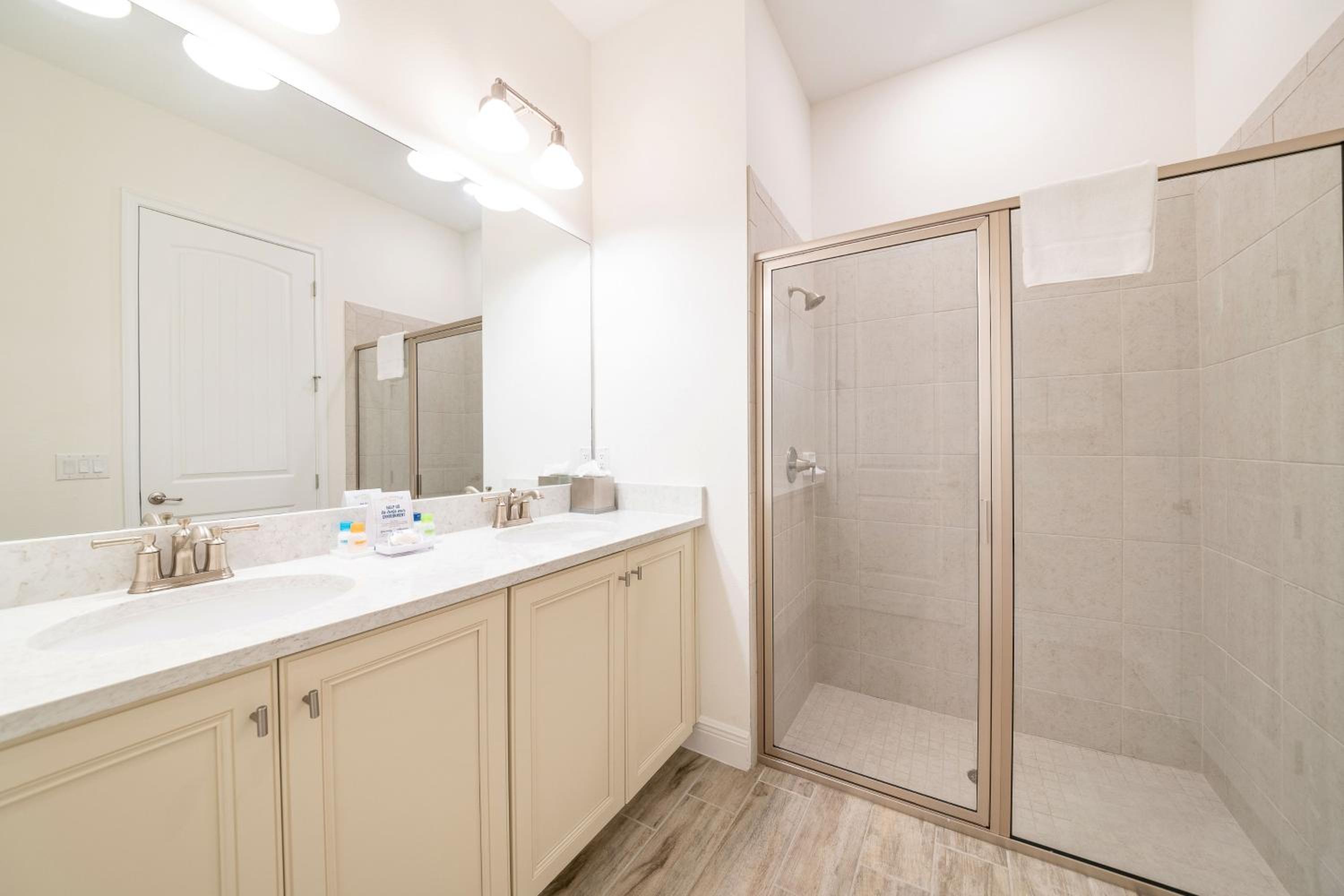 Coral Reef Cottage! Near Disney With Margaritaville Resort & Island H2O Access - 8052Ls