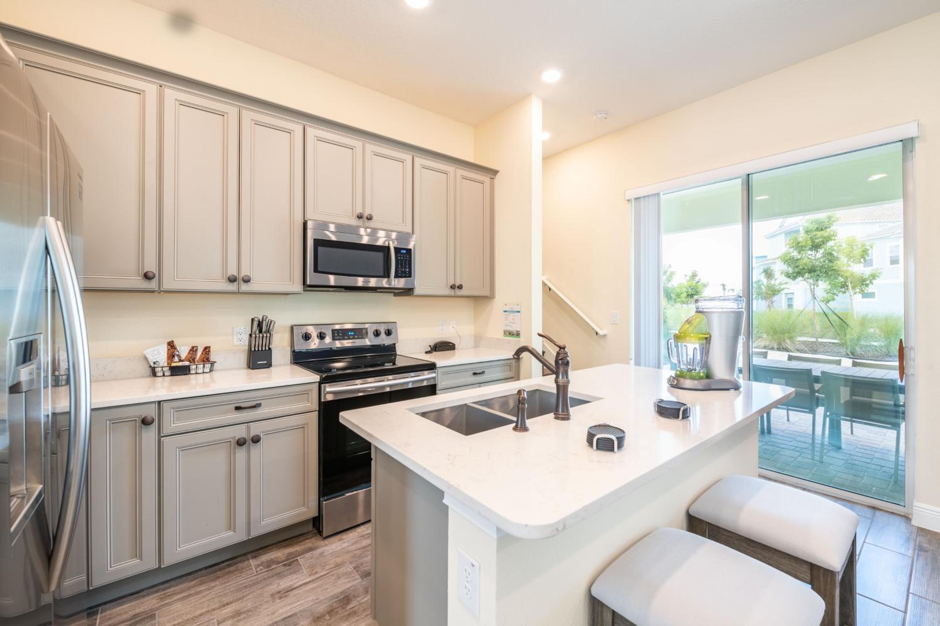 Bright & Airy Cottage Near Disney With Margaritaville Resort & Island H2O Access - 8008Ls