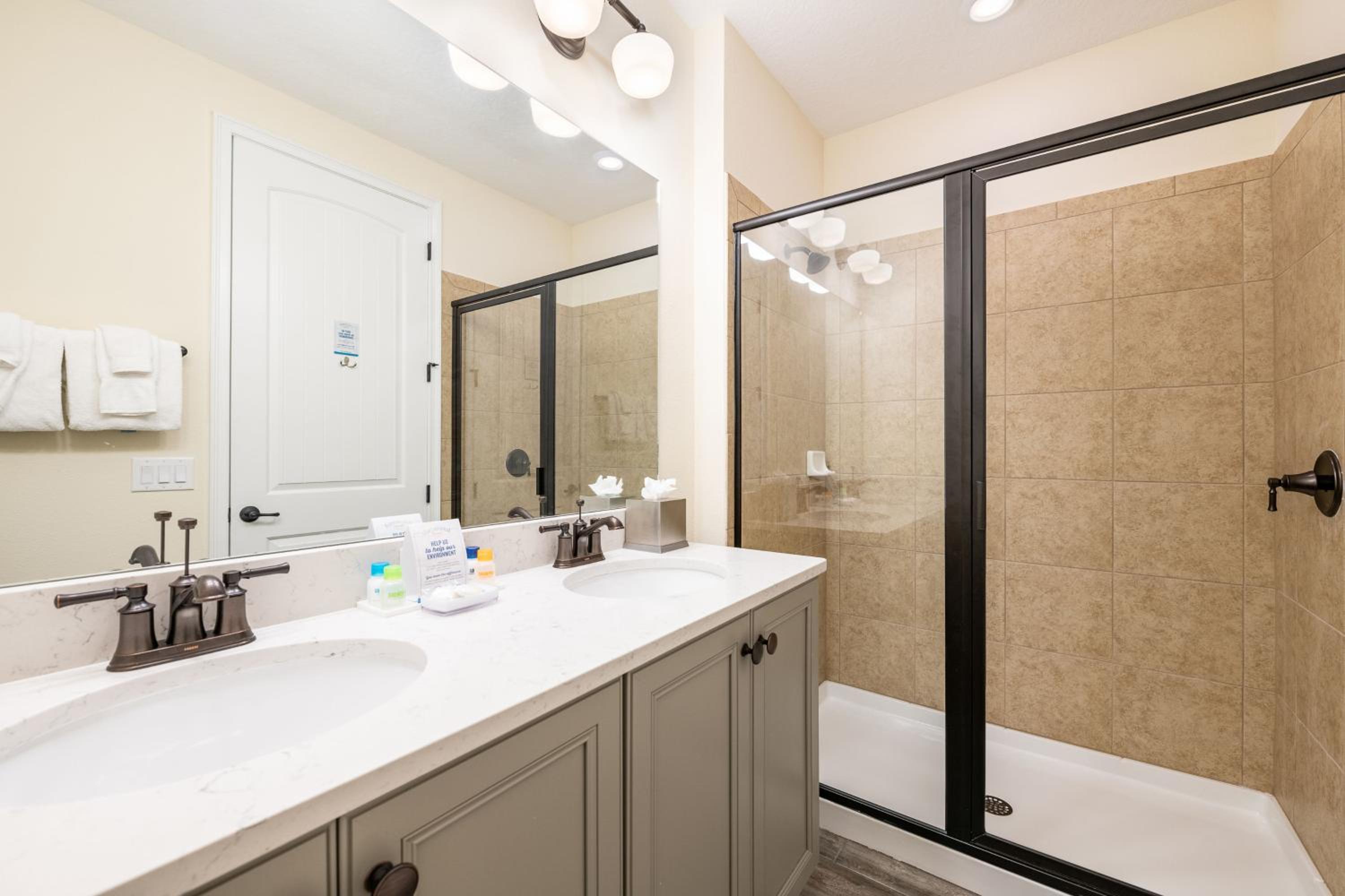 Bright & Airy Cottage Near Disney With Margaritaville Resort & Island H2O Access - 8008Ls