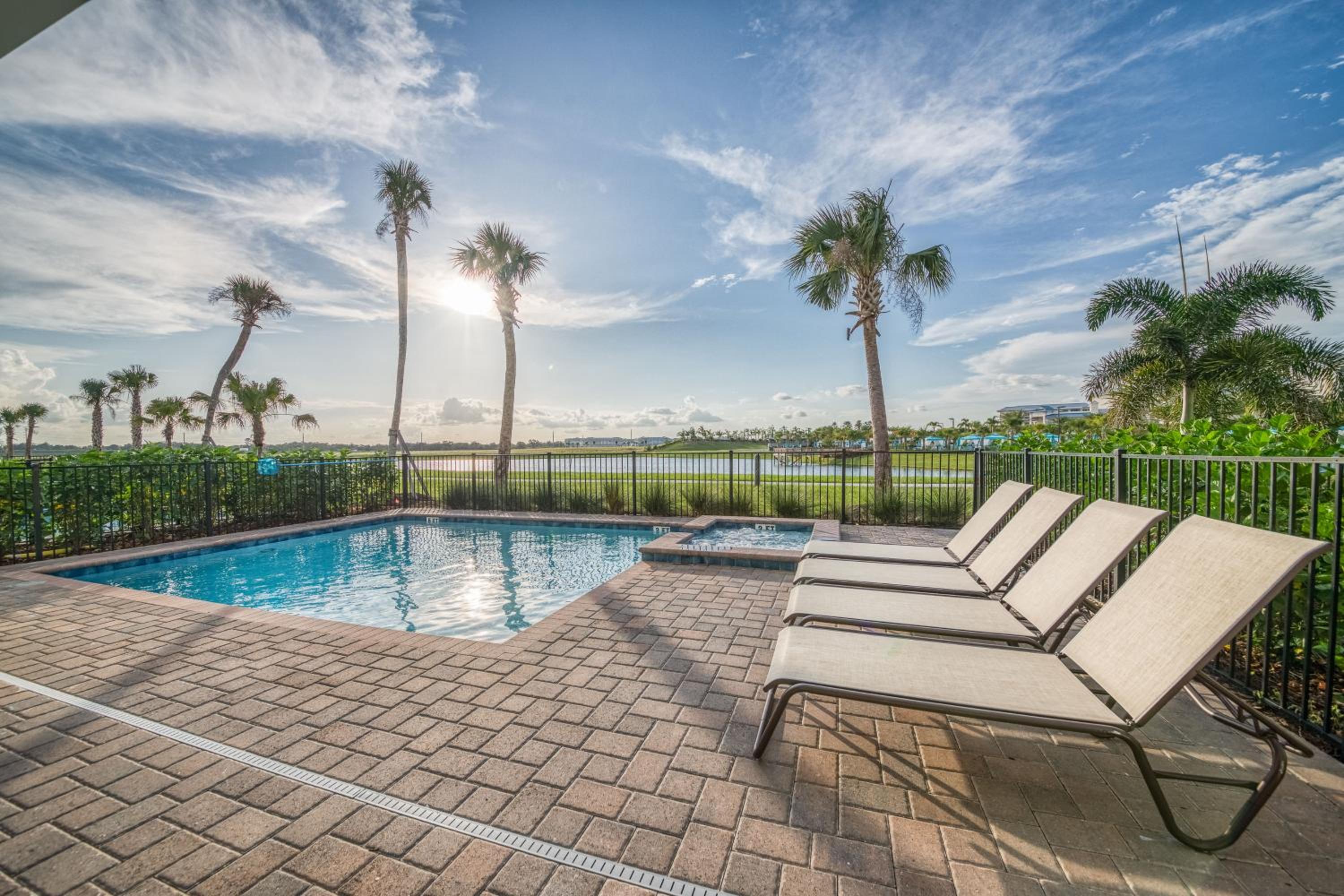 It's All Fin & Games Cottage With Private Pool Near Disney & Margaritaville Resort & Island H20 Waterpark Access - 3090Ph