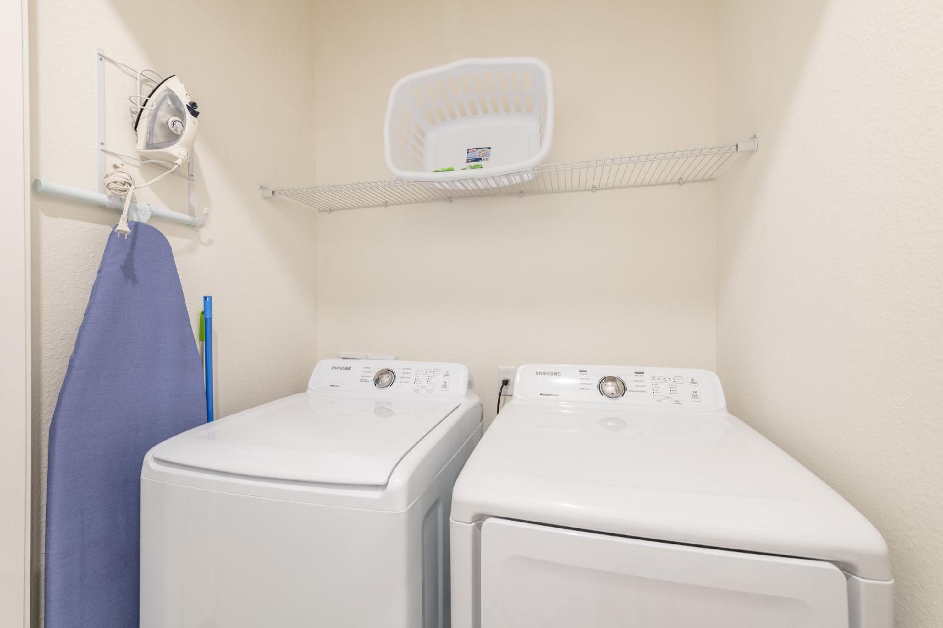 Charming Cottage 3 Miles From Disney With Margaritaville Resort & Island H2O Access - 8083Kd