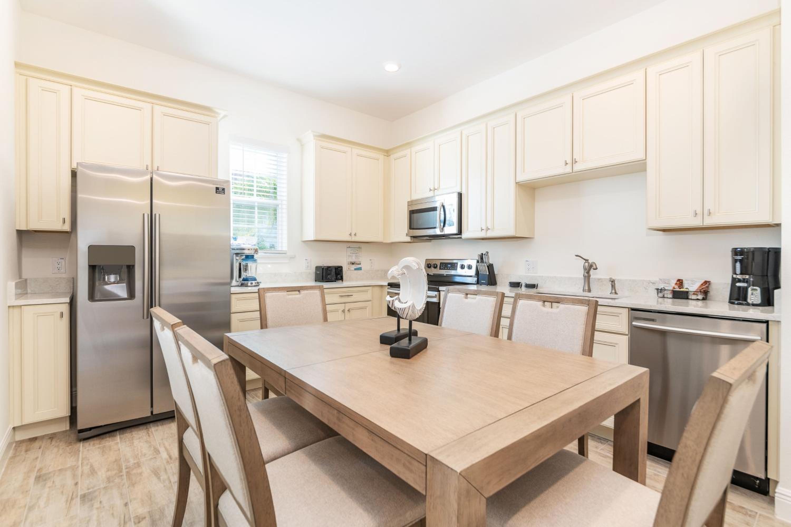 Charming Cottage 3 Miles From Disney With Margaritaville Resort & Island H2O Access - 8083Kd