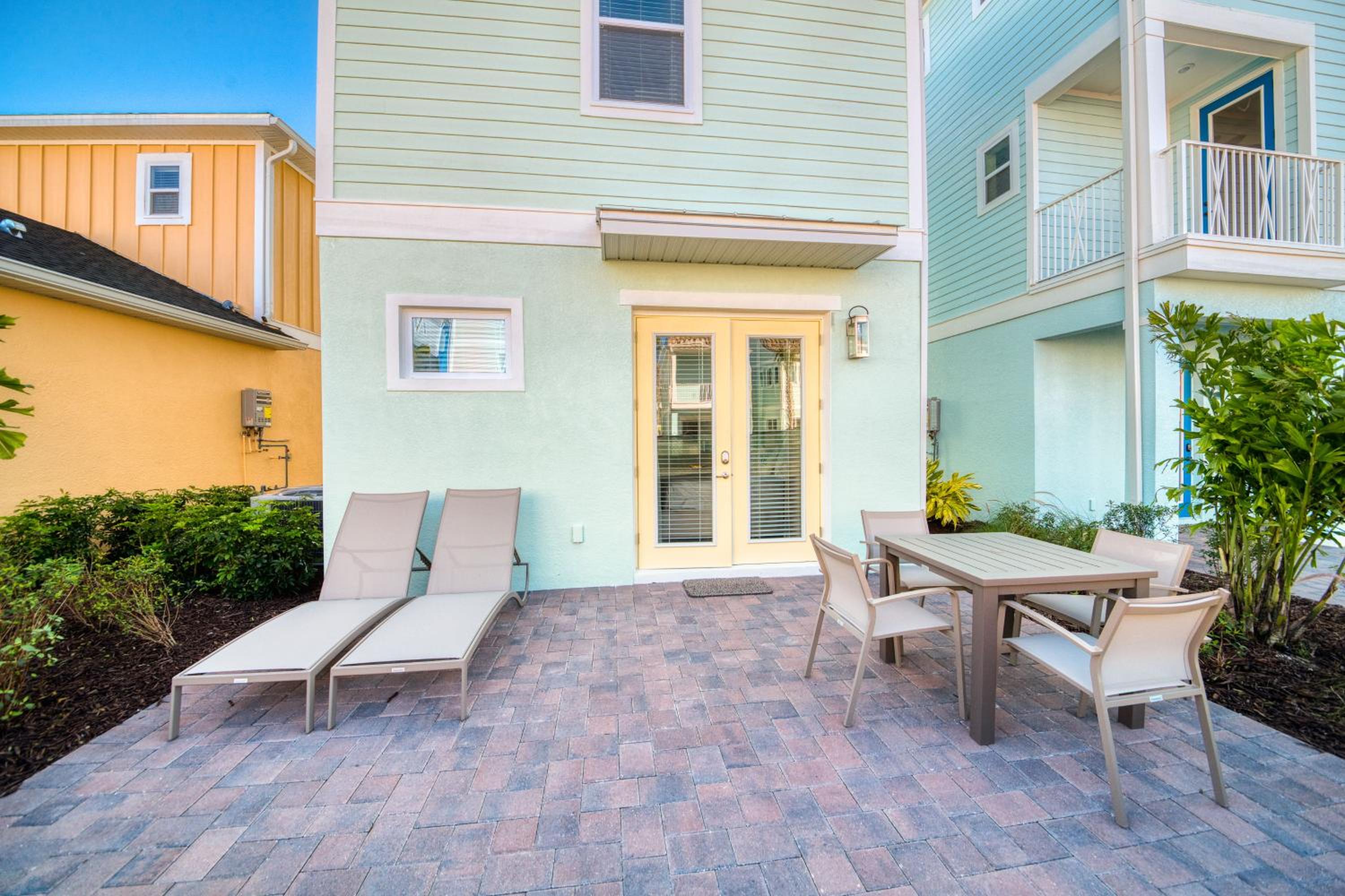 Charming Cottage 3 Miles From Disney With Margaritaville Resort & Island H2O Access - 8083Kd