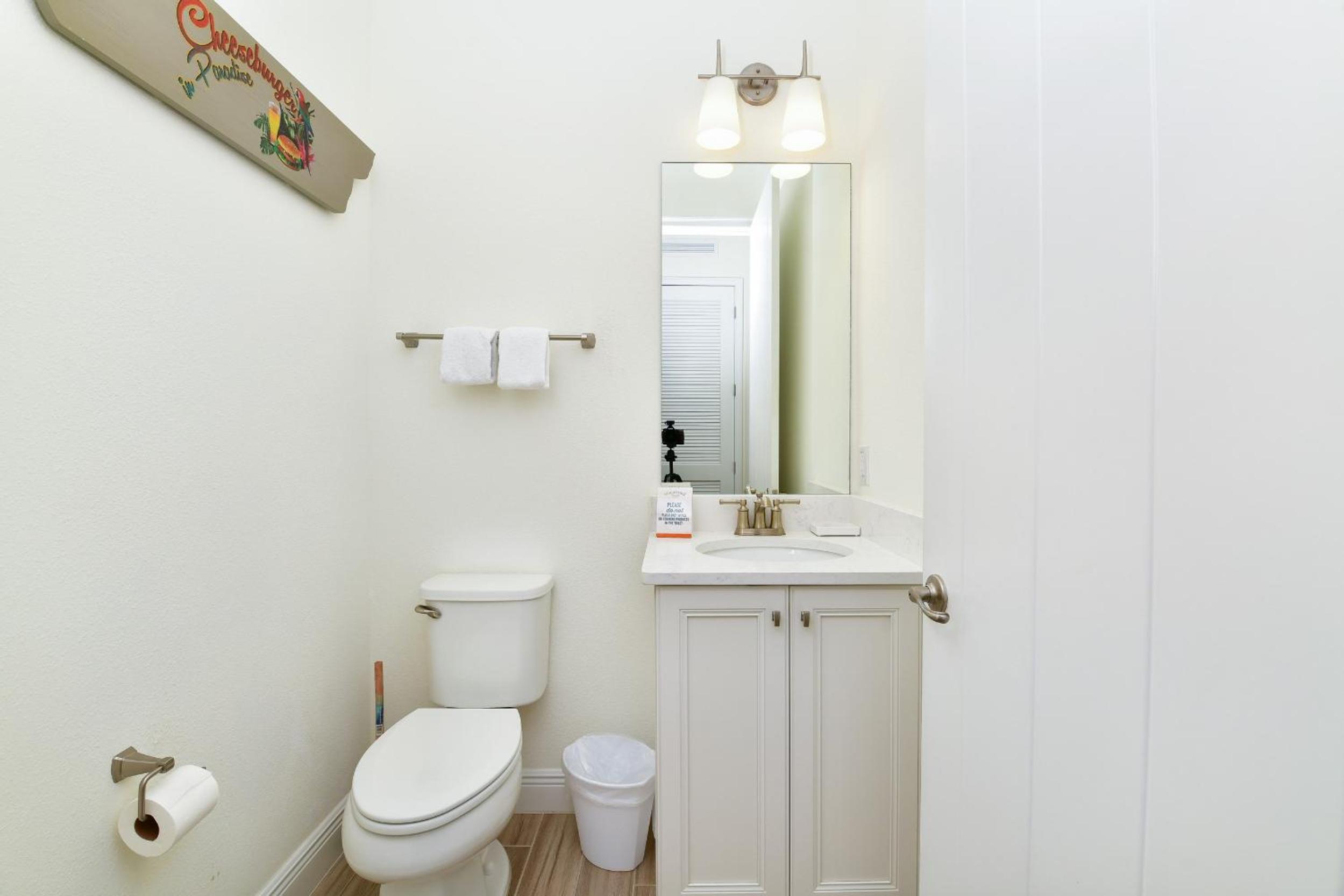 Breezy Green Cottage With Private Hot Tub Near Disney With Margaritaville Resort & Island H2O Access - 3055Pi