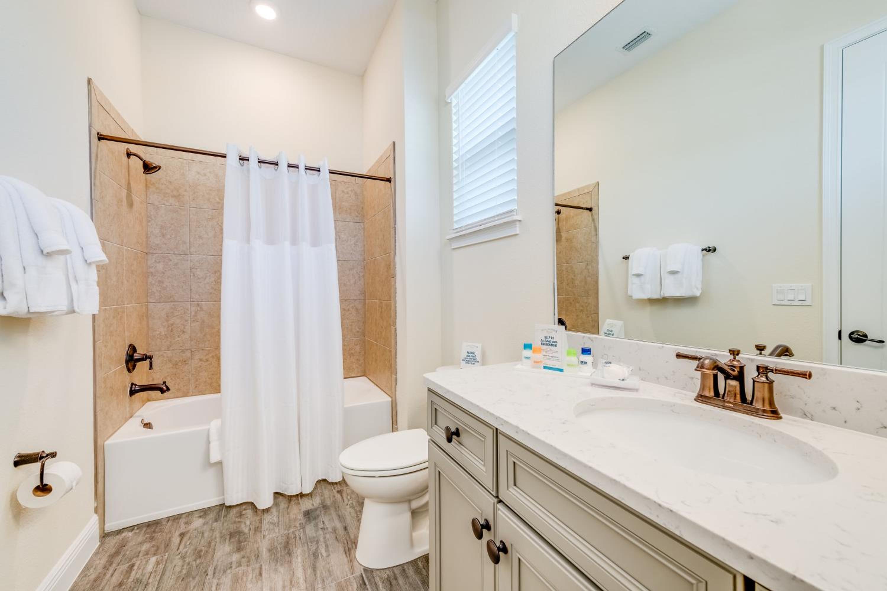 Sandy Cottage! 3 Miles From Disney With Margaritaville Resort & Island H2O Access - 8080Dr