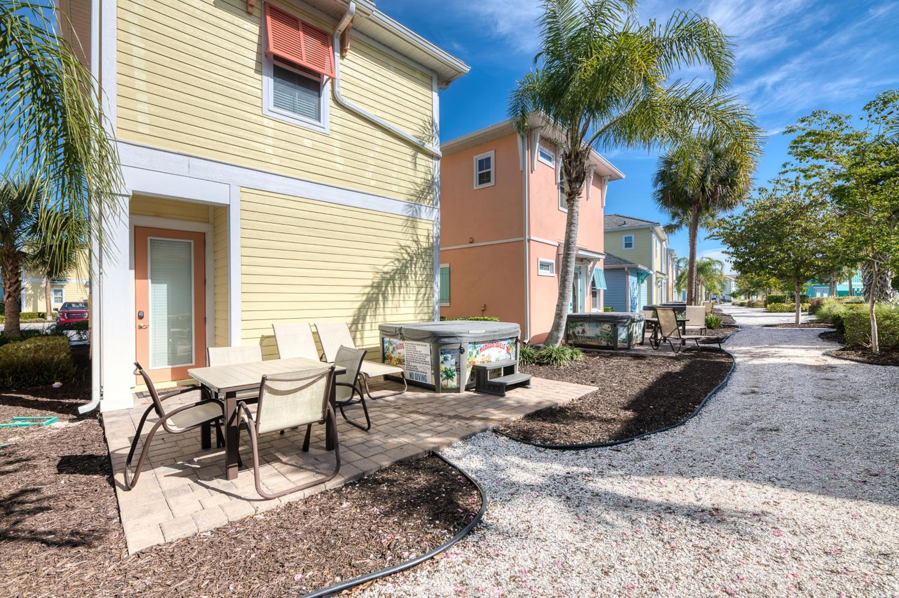 Inviting Cottage With Private Hot Tub Near Disney With Margaritaville Resort & Island H2O Access - 8072Dr