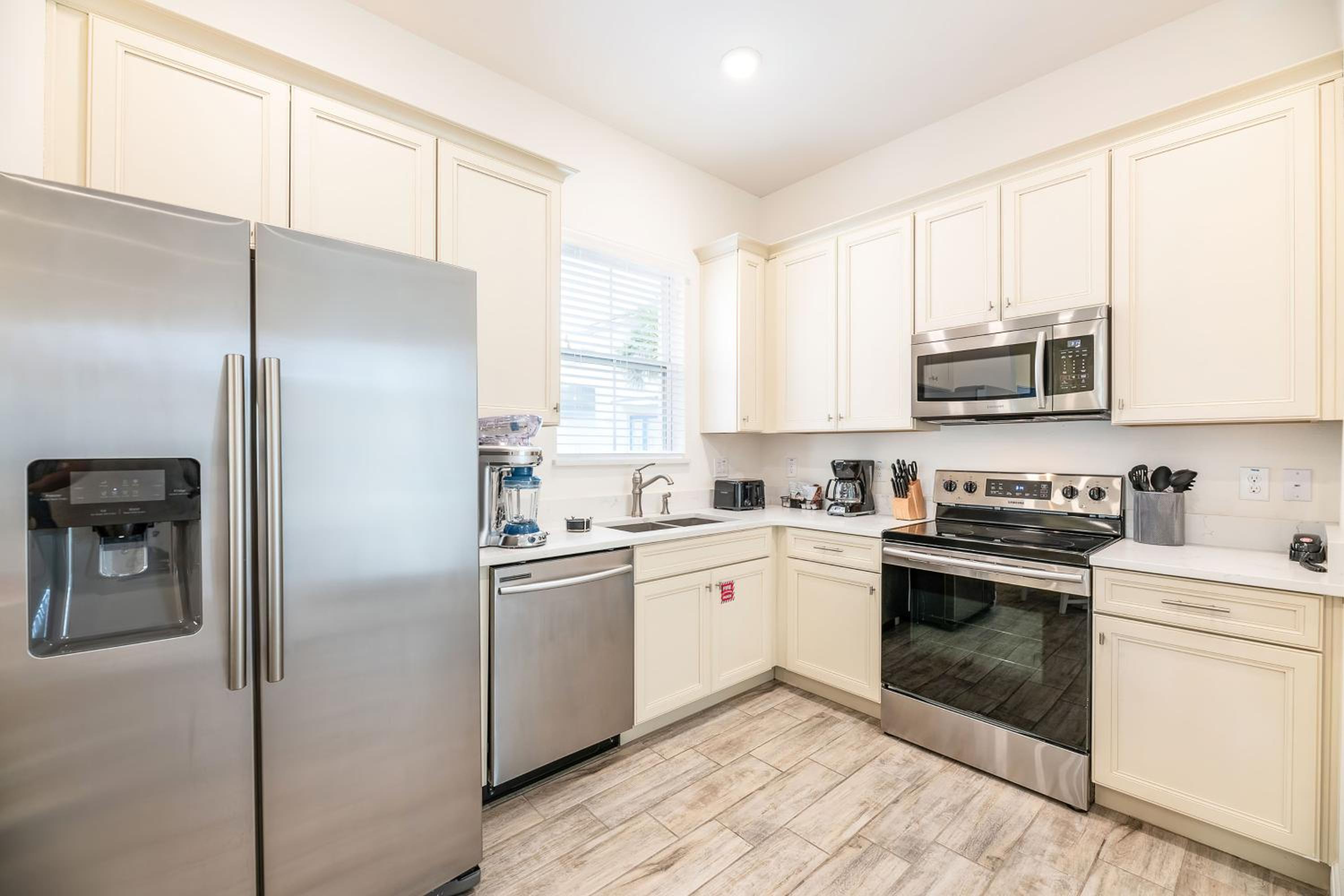 Inviting Cottage With Private Hot Tub Near Disney With Margaritaville Resort & Island H2O Access - 8072Dr