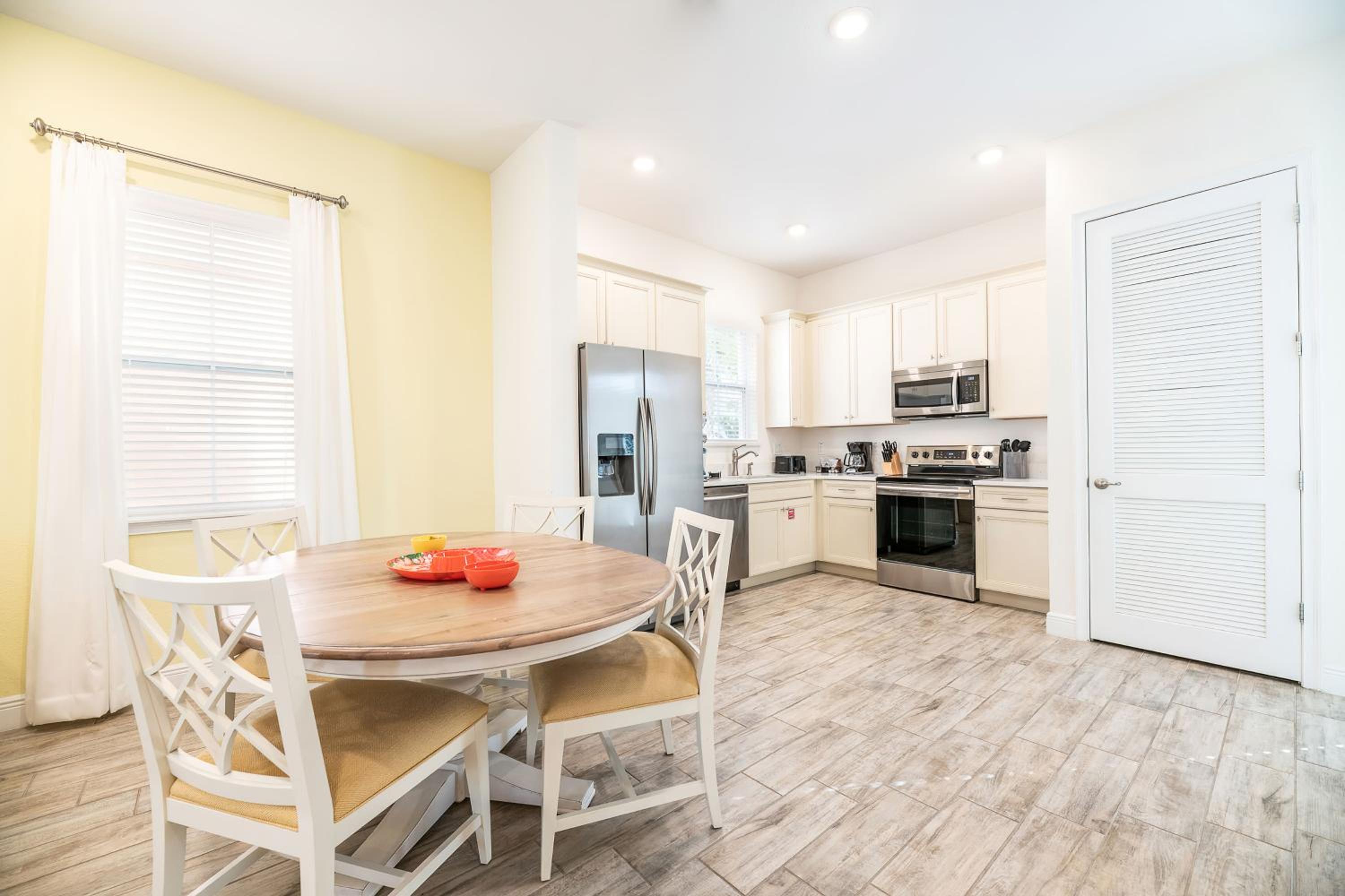 Inviting Cottage With Private Hot Tub Near Disney With Margaritaville Resort & Island H2O Access - 8072Dr