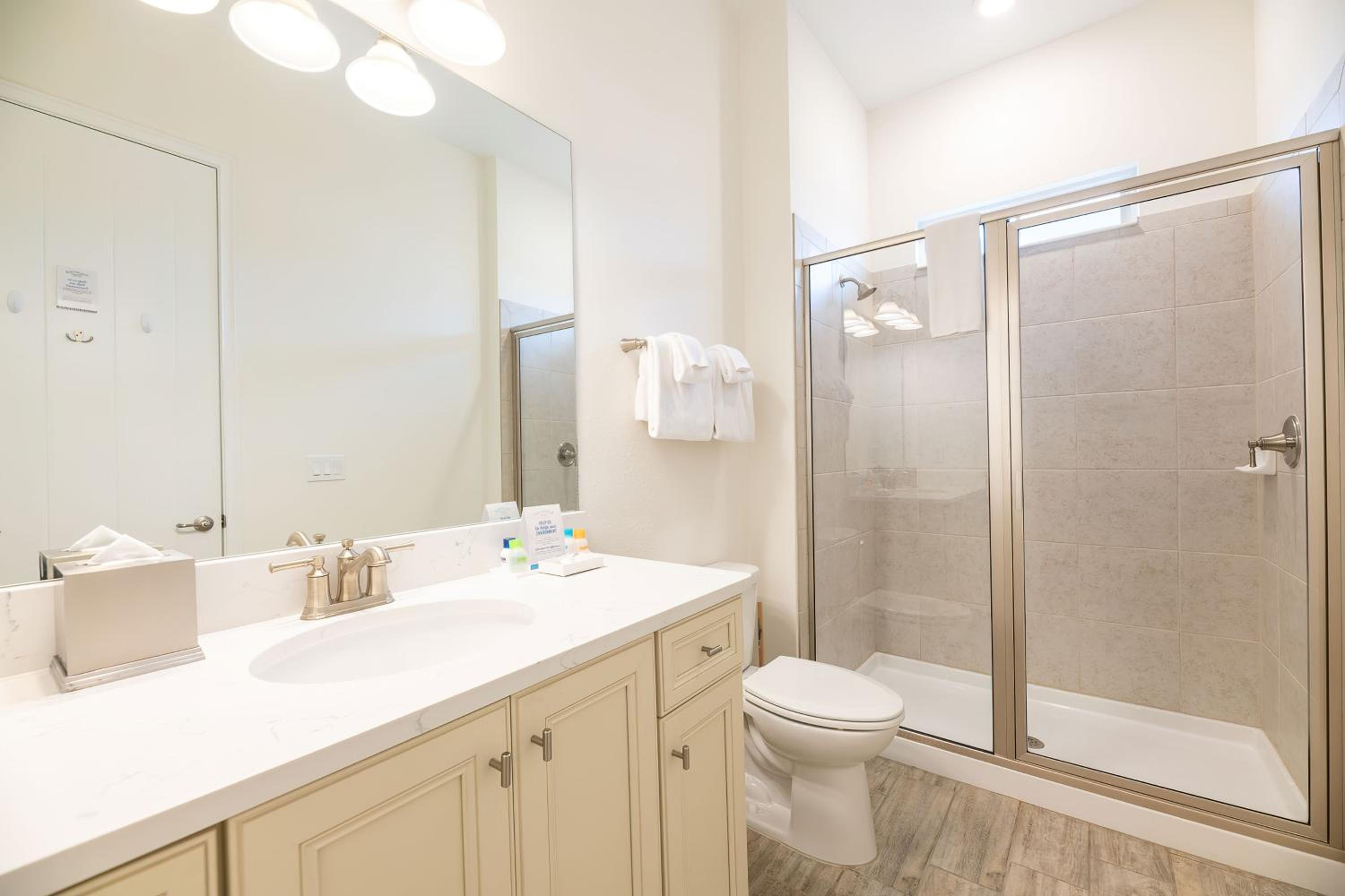 Inviting Cottage With Private Hot Tub Near Disney With Margaritaville Resort & Island H2O Access - 8072Dr