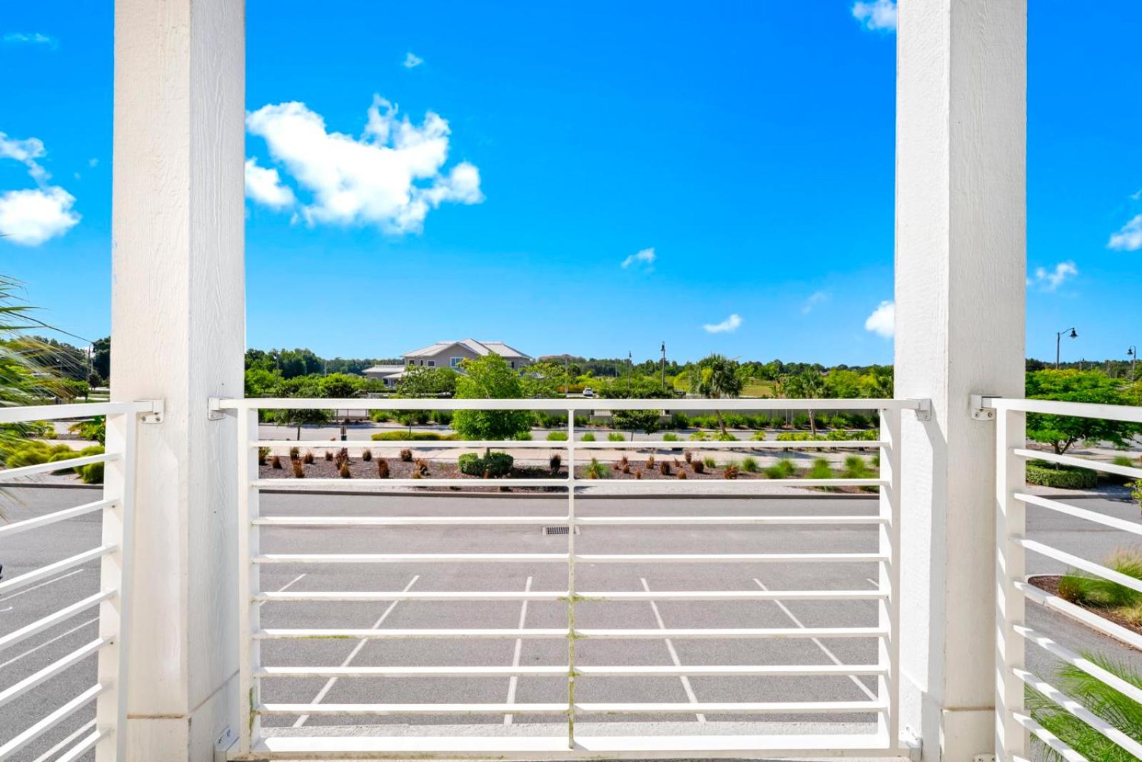 Orange Creamsickle Cottage Near Disney With Margaritaville Resort & Island H20 Waterpark Access - 2980Sr
