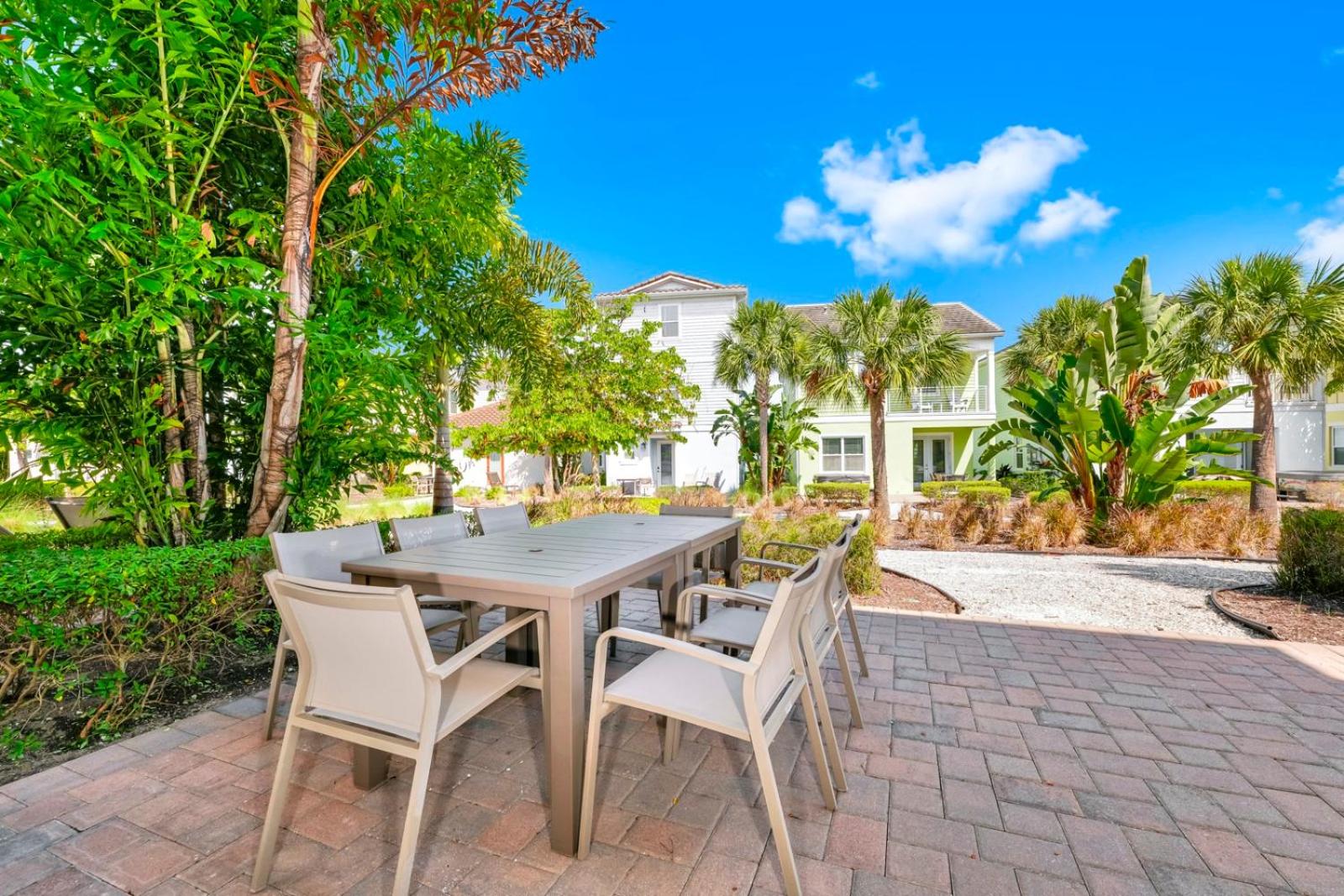 Orange Creamsickle Cottage Near Disney With Margaritaville Resort & Island H20 Waterpark Access - 2980Sr