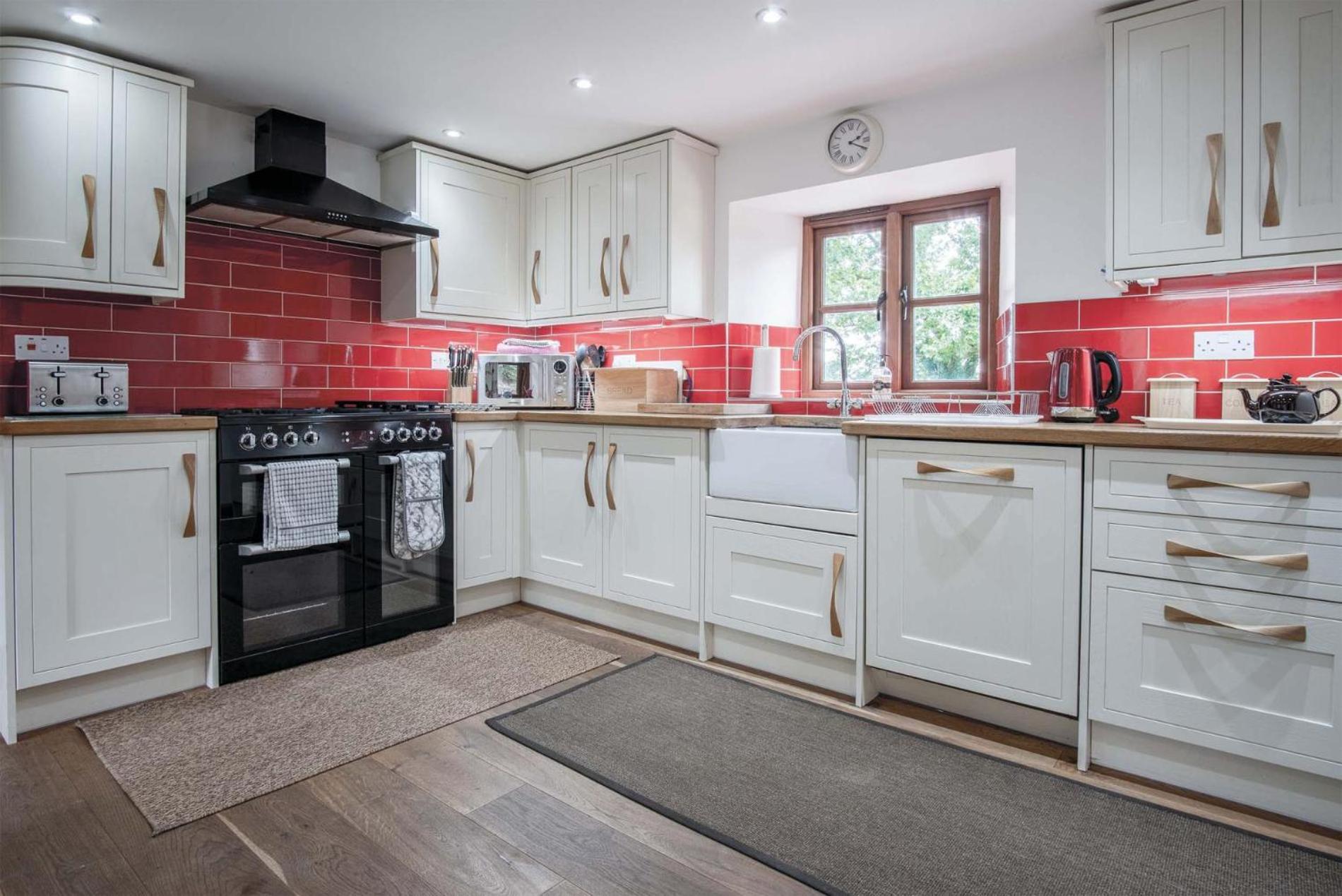 The Stables - 3 Bedroom Cottage - Beavers Hill view 3