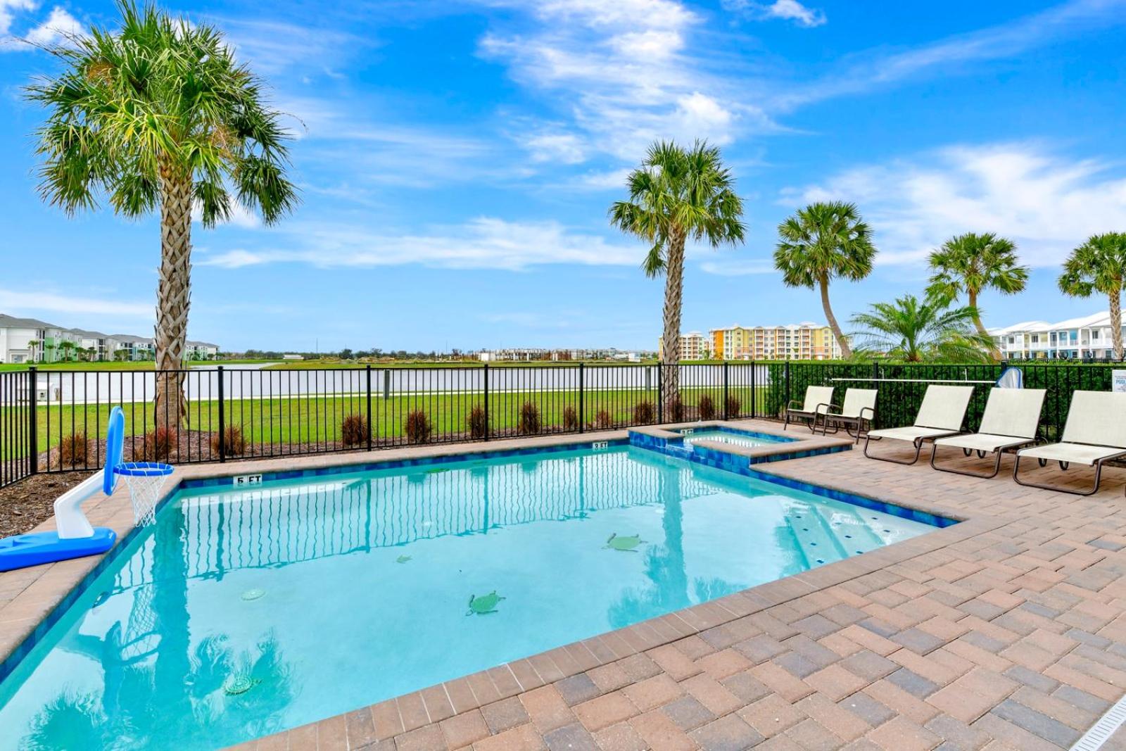 Blue Moon Luxurious Cottage With Private Pool Near Disney With Margaritaville Resort & Island H2O Access - 8073Su