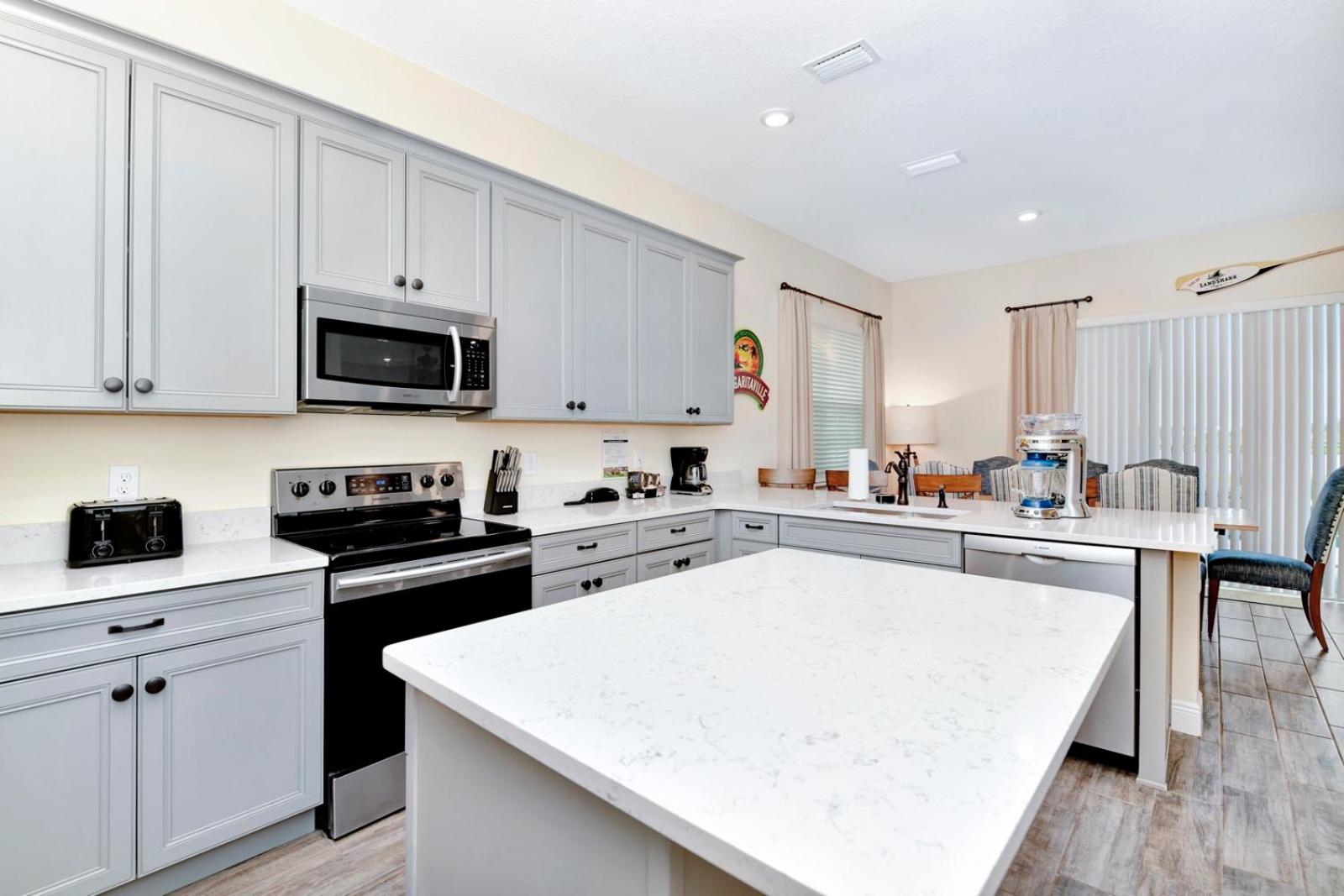 Blue Moon Luxurious Cottage With Private Pool Near Disney With Margaritaville Resort & Island H2O Access - 8073Su