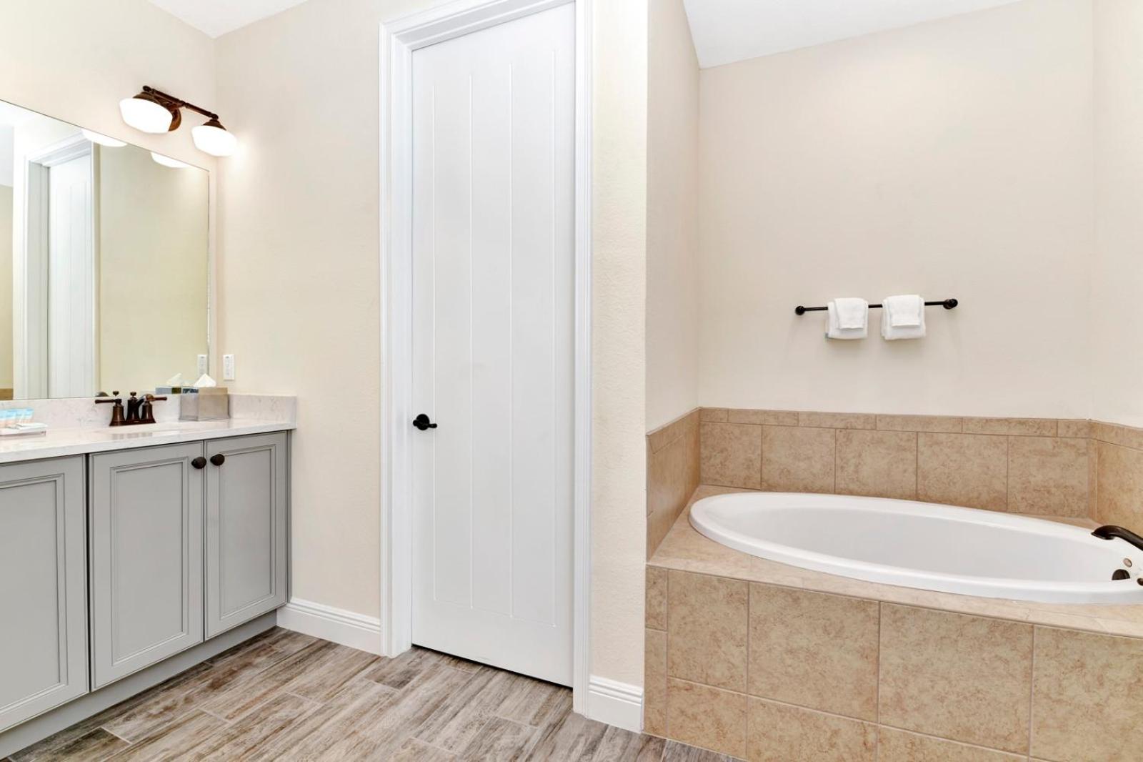 Blue Moon Luxurious Cottage With Private Pool Near Disney With Margaritaville Resort & Island H2O Access - 8073Su