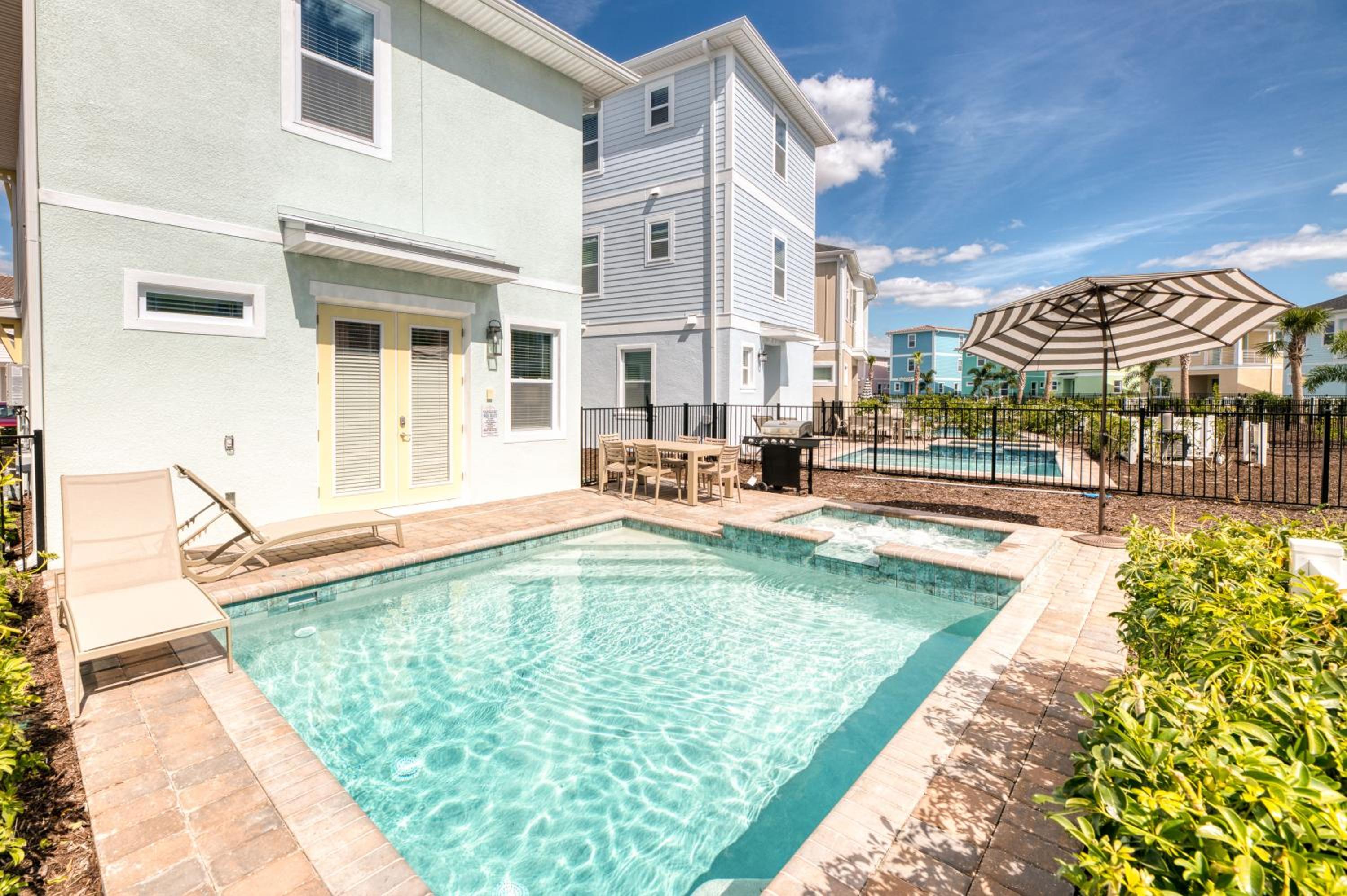 Sunset Dream Cottage With Private Pool Near Disney With Margaritaville Resort & Island H2O Access - 8029Kd