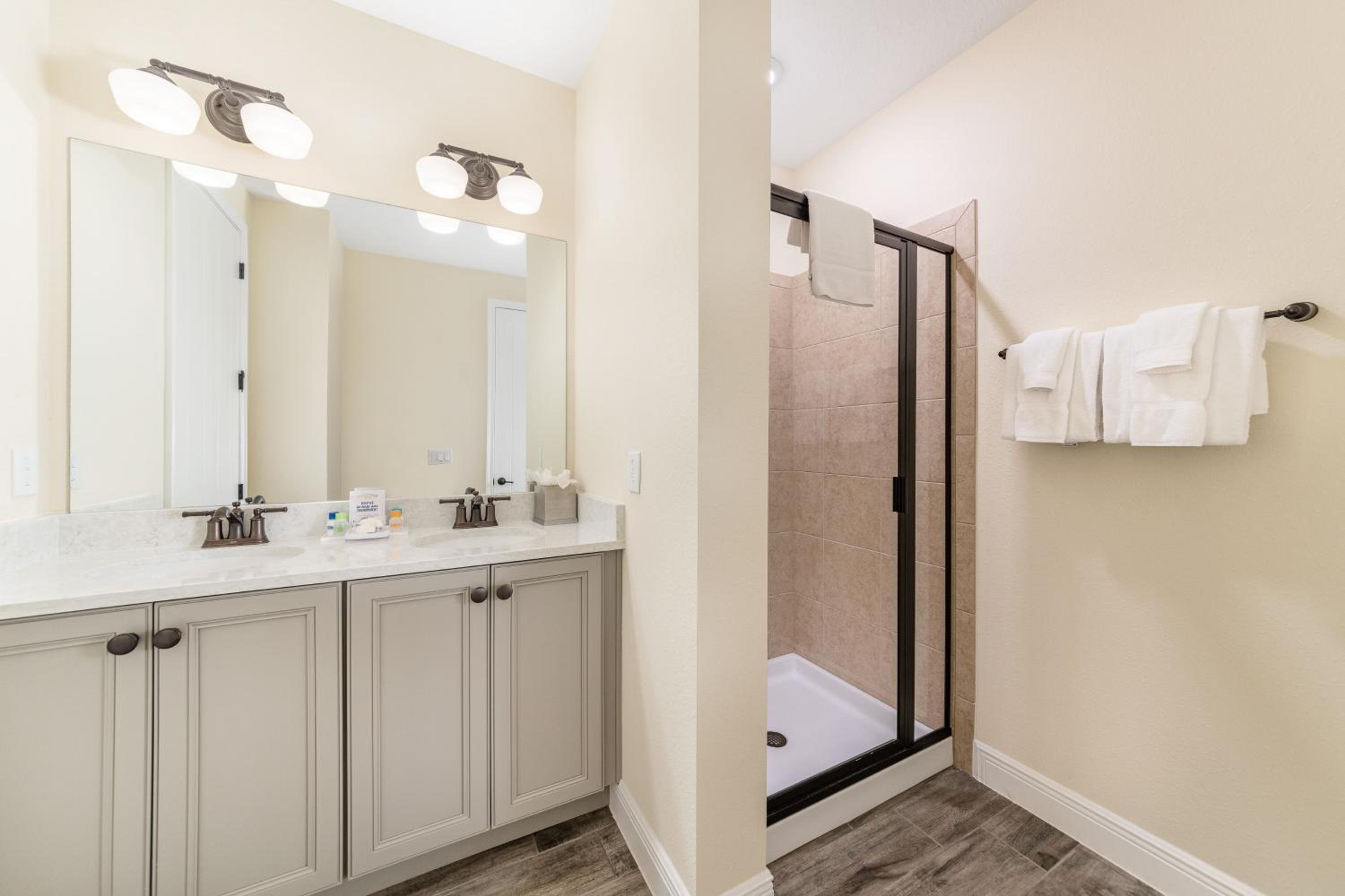 Fun In The Sun Cottage With Private Pool Near Disney With Margaritaville Resort & Island H2O Access - 8052Sh