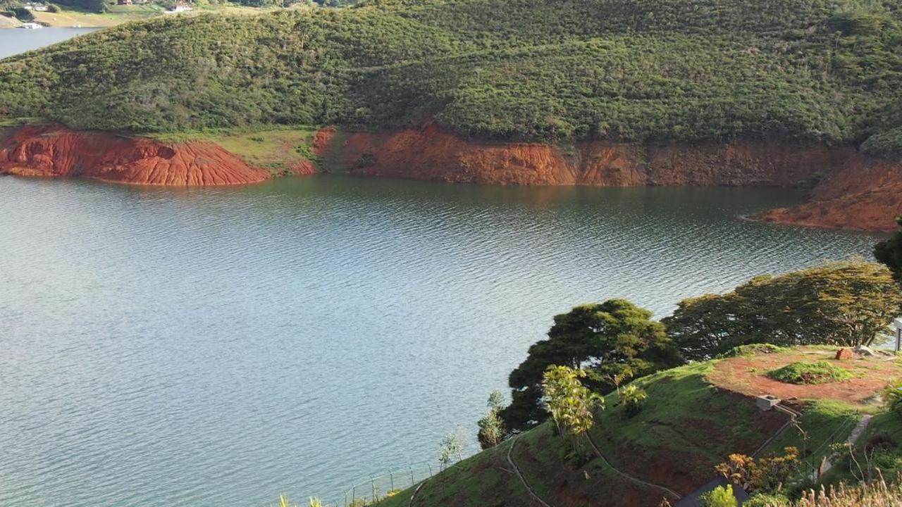 Hermosa Casa Campestre en el Lago Calima