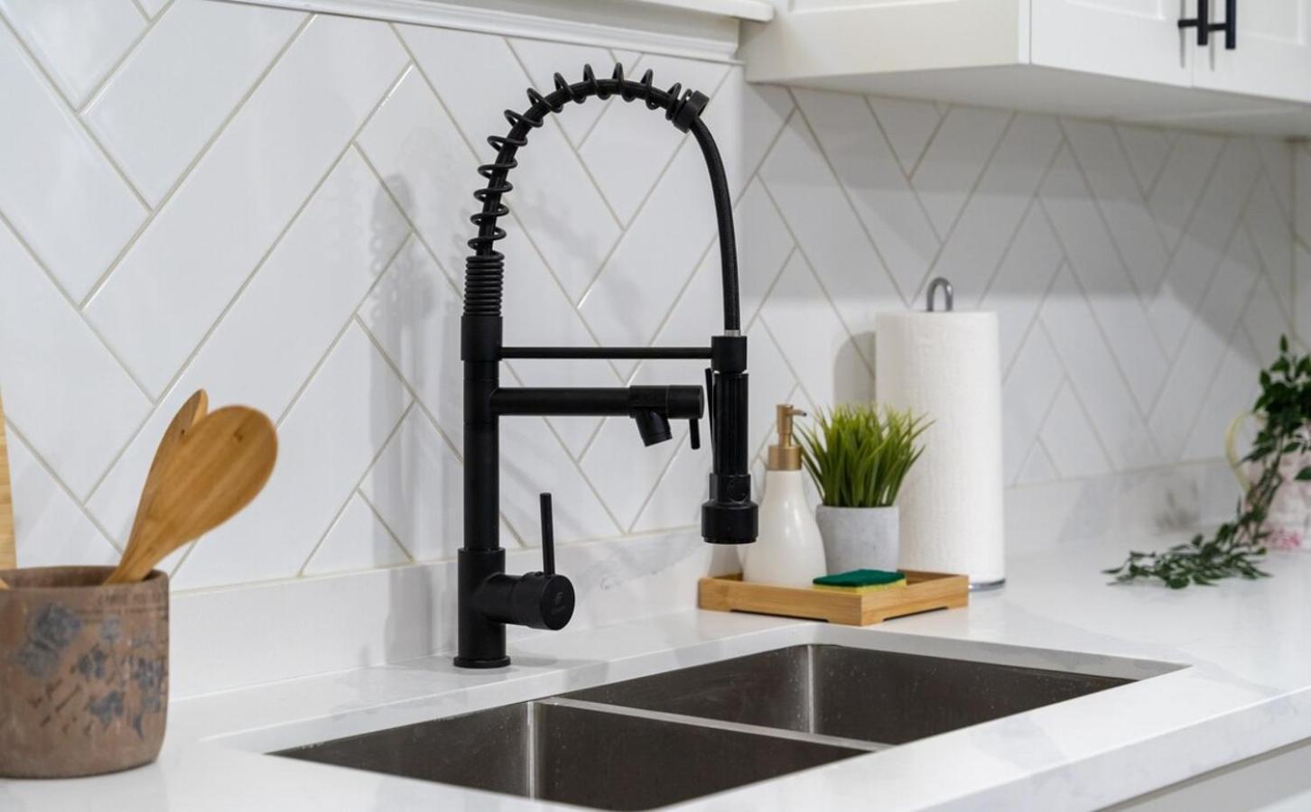 Modern 3 Bdr Homeapt Mins To Notlwineriesfalls